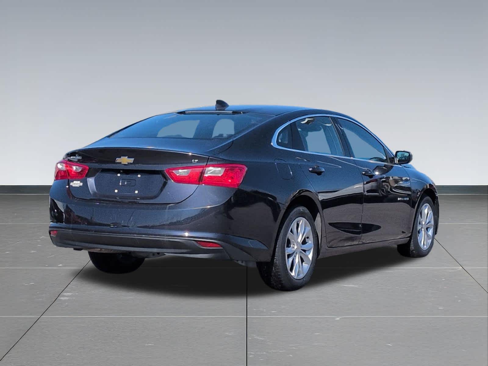 Thumbnail: 2023 Chevrolet Malibu - 6