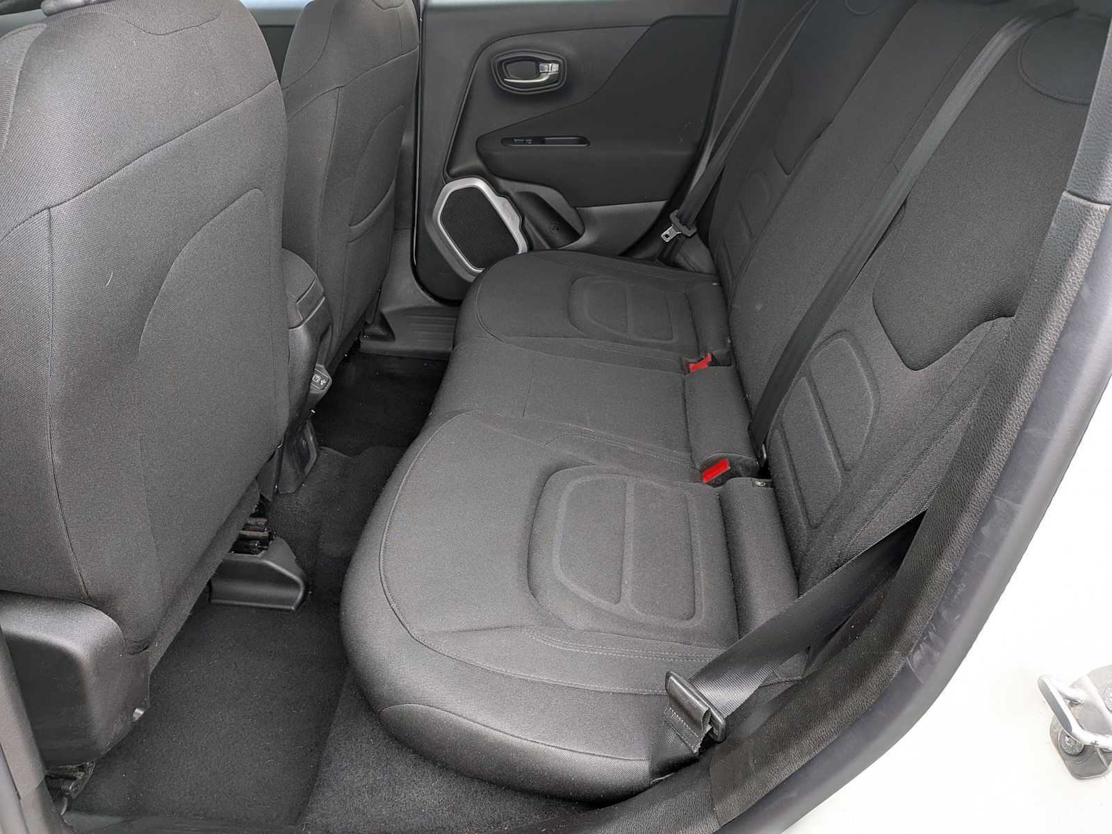 Thumbnail: 2018 Jeep Renegade - 17