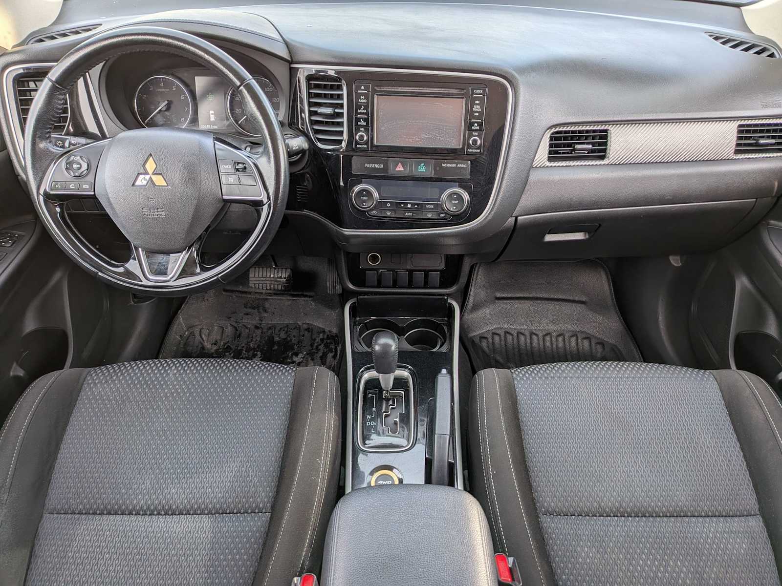 Thumbnail: 2017 Mitsubishi Outlander - 14