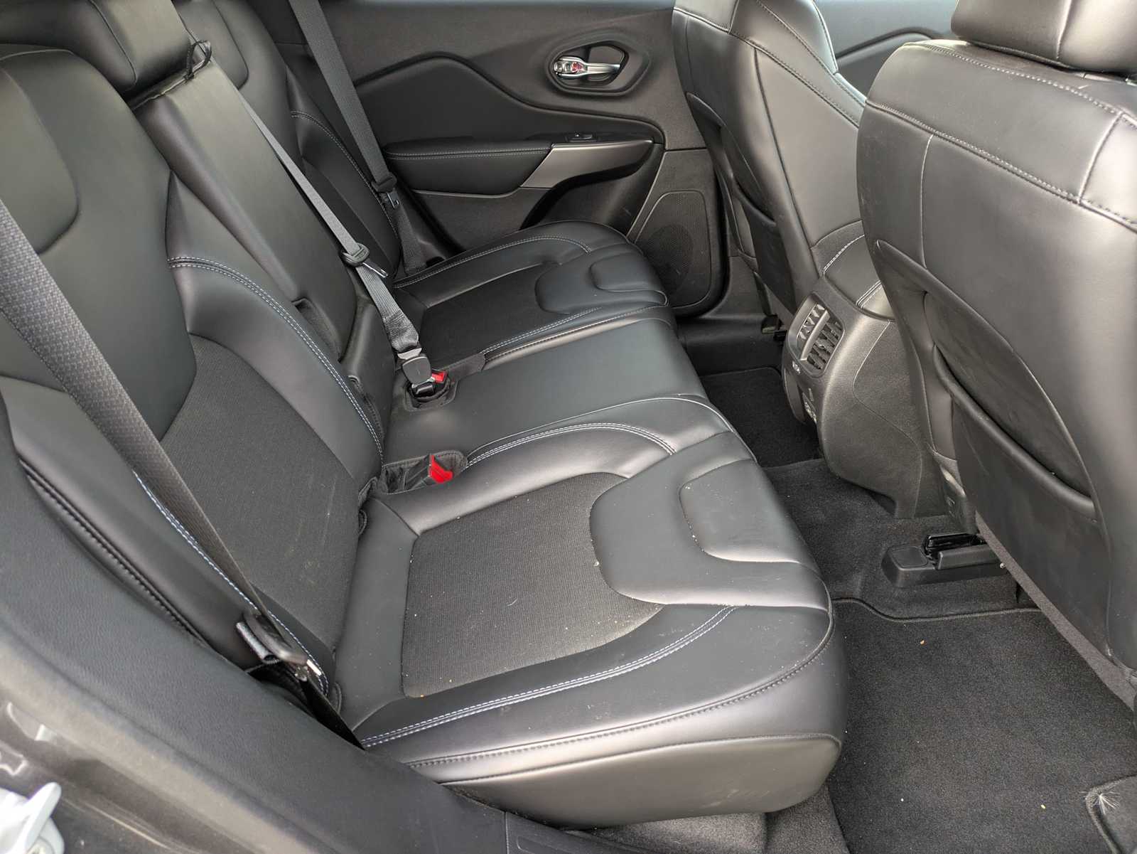 Thumbnail: 2021 Jeep Cherokee - 19