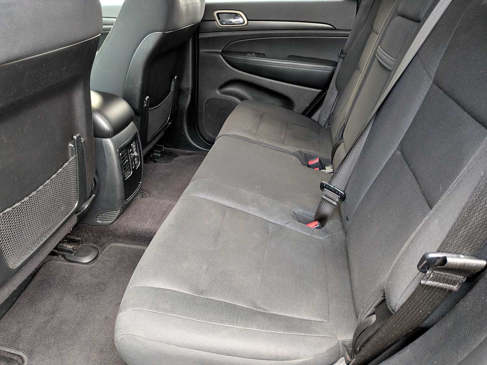 Thumbnail: 2017 Jeep Grand Cherokee - 17