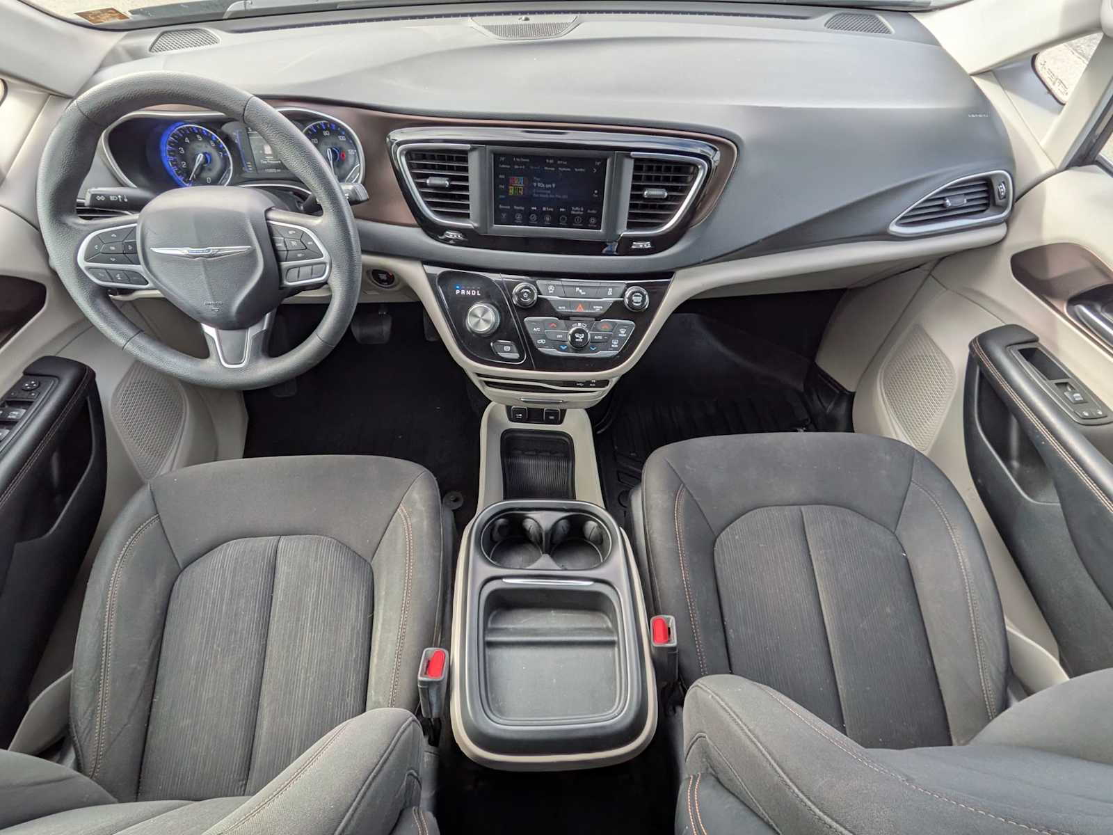 Thumbnail: 2018 Chrysler Pacifica - 21