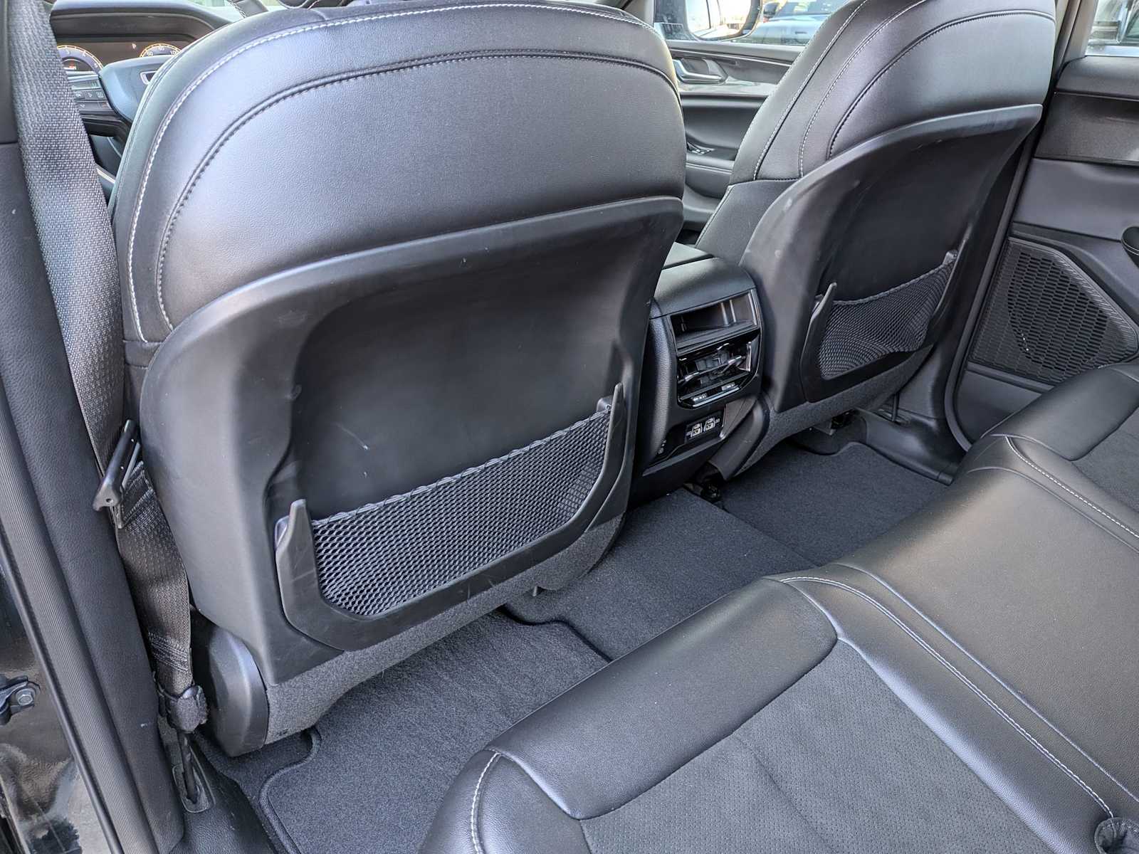 Thumbnail: 2023 Jeep Grand Cherokee - 16