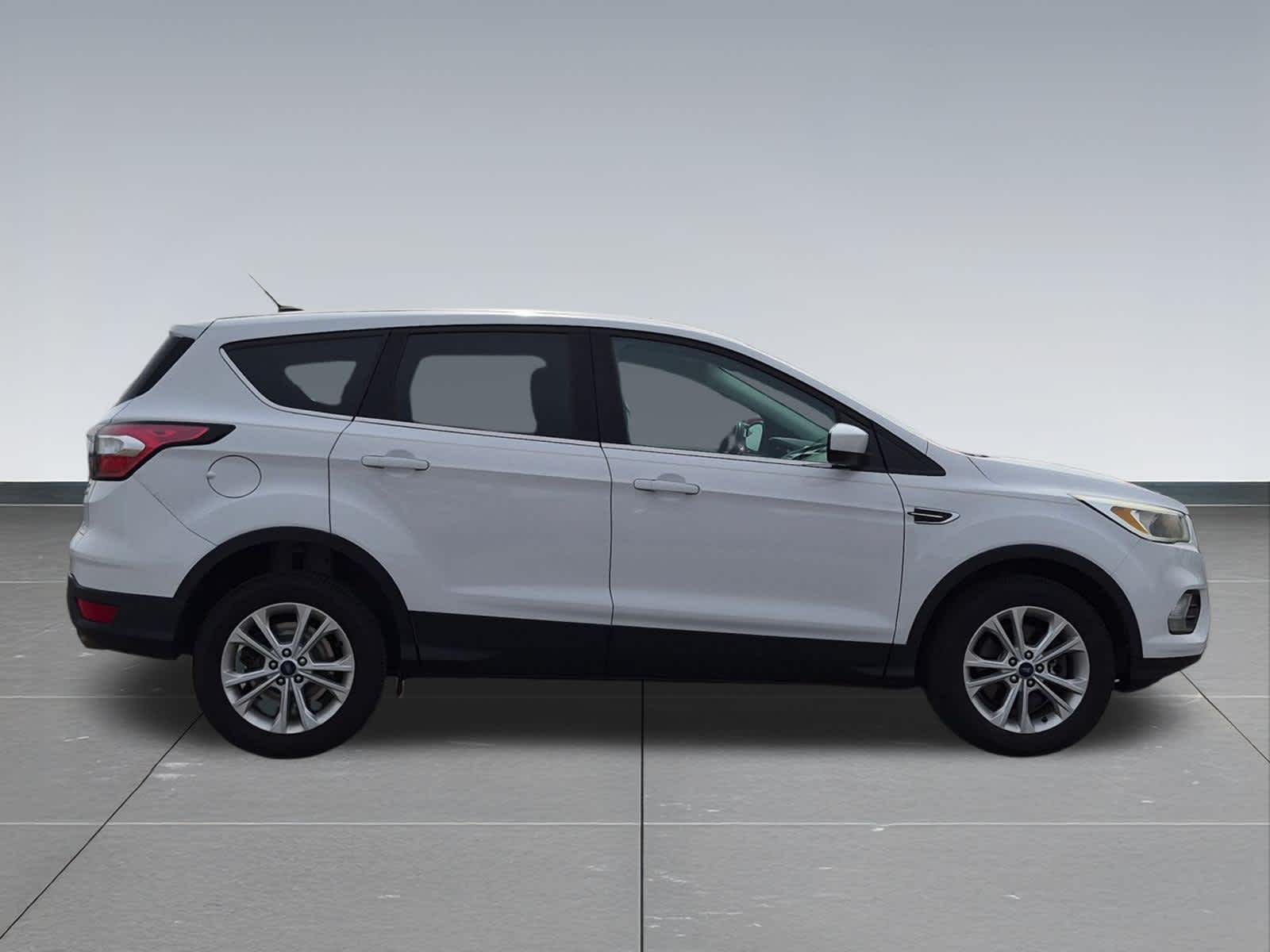 Thumbnail: 2017 Ford Escape - 7