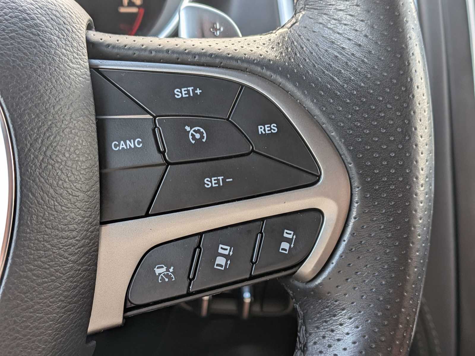 Thumbnail: 2020 Dodge Durango - 23