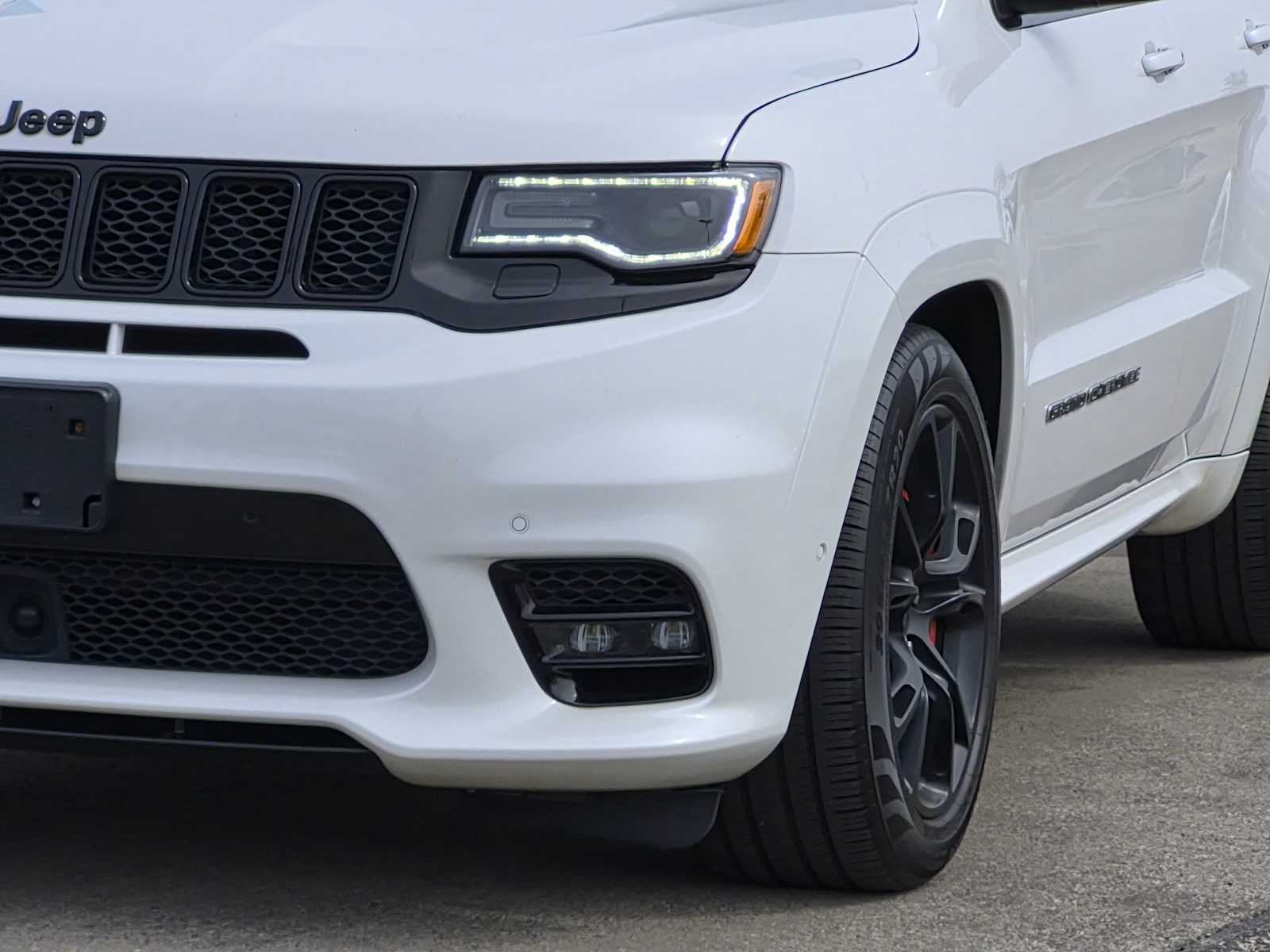 Thumbnail: 2017 Jeep Grand Cherokee - 10