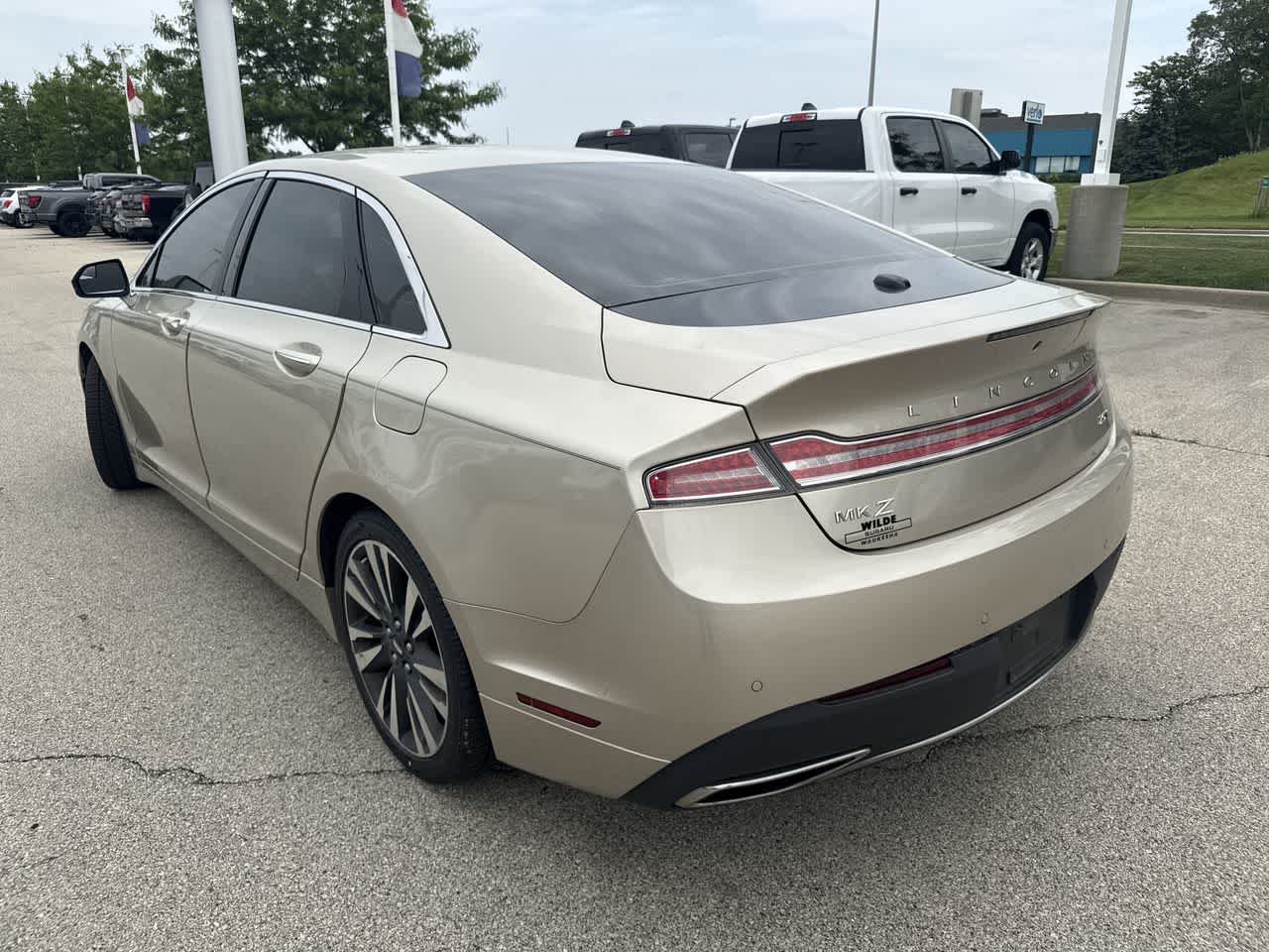 Thumbnail: 2017 Lincoln MKZ - 4