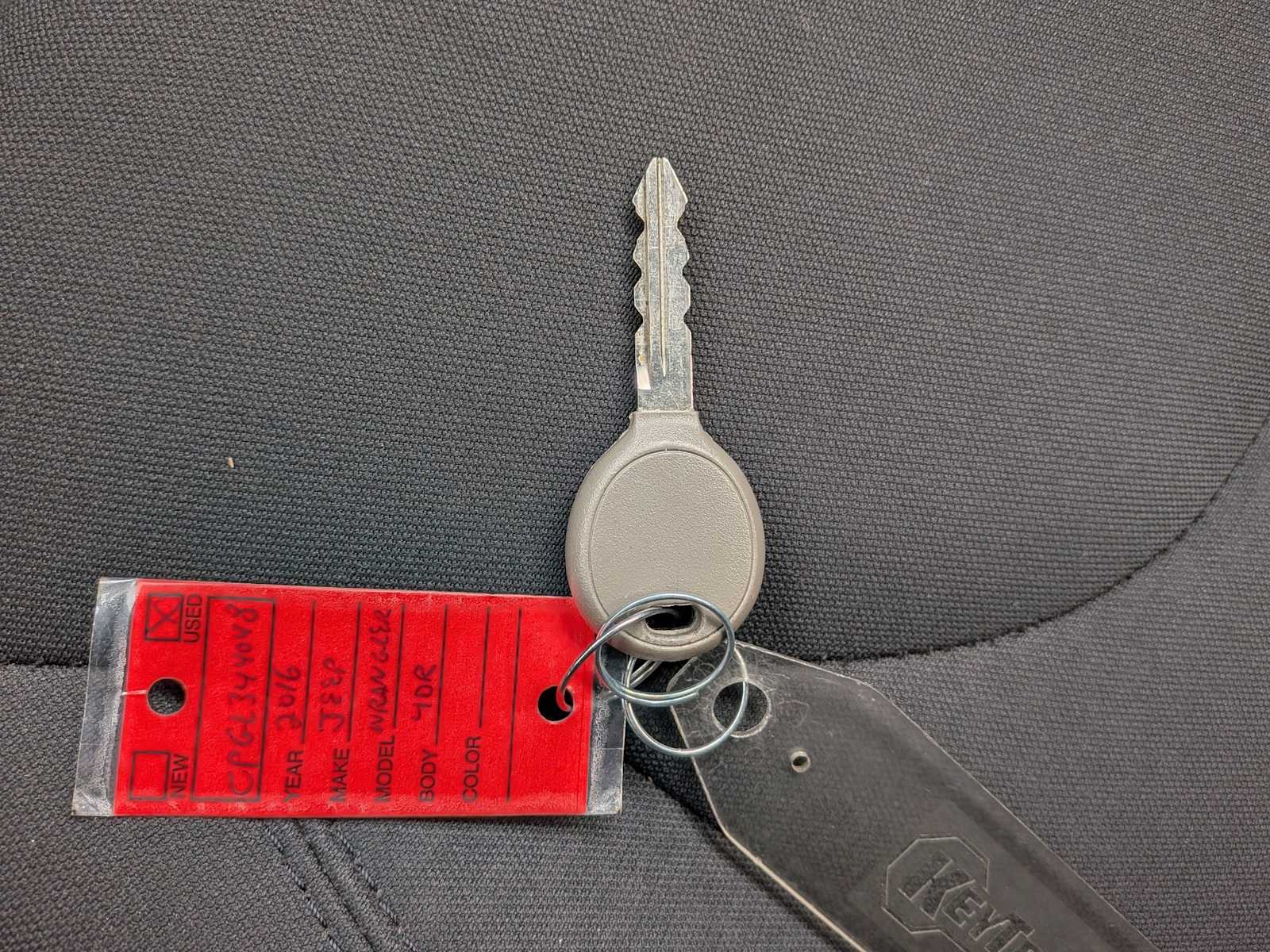 Thumbnail: 2016 Jeep Wrangler - 32