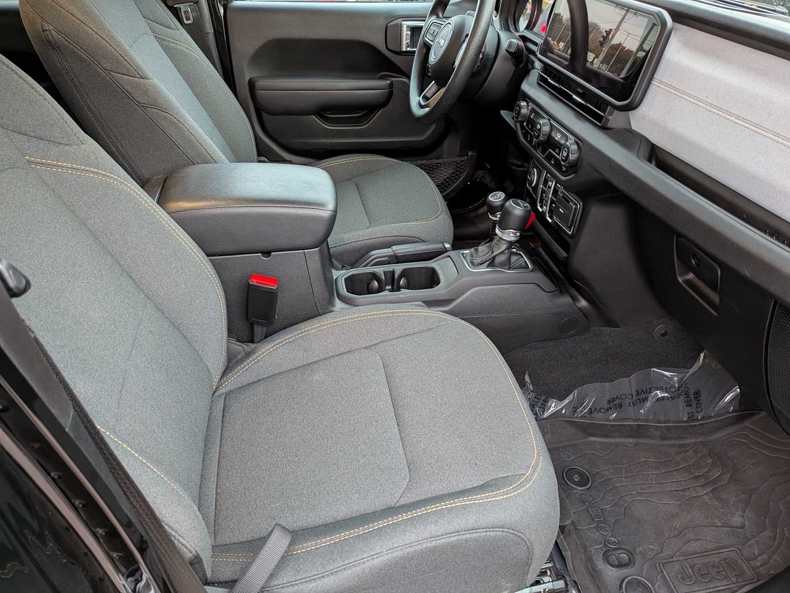 Thumbnail: 2024 Jeep Gladiator - 17