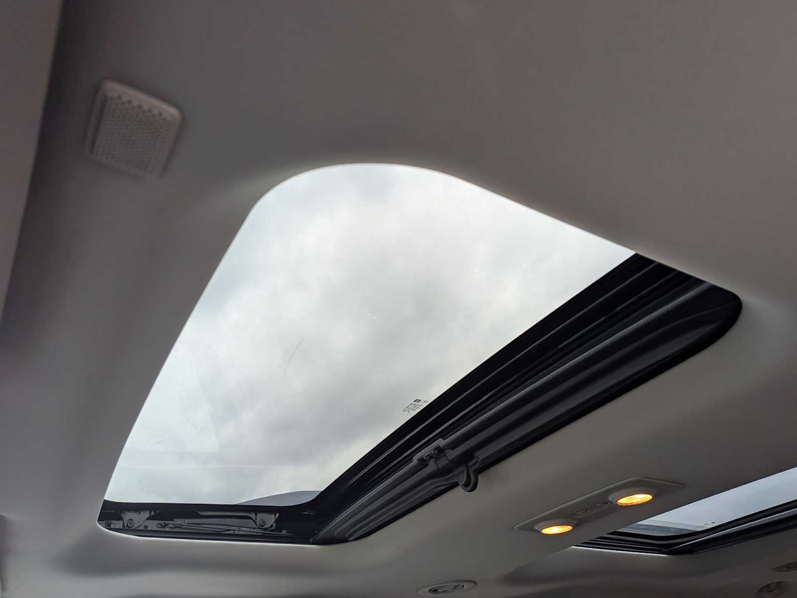 Thumbnail: 2014 GMC Acadia - 17