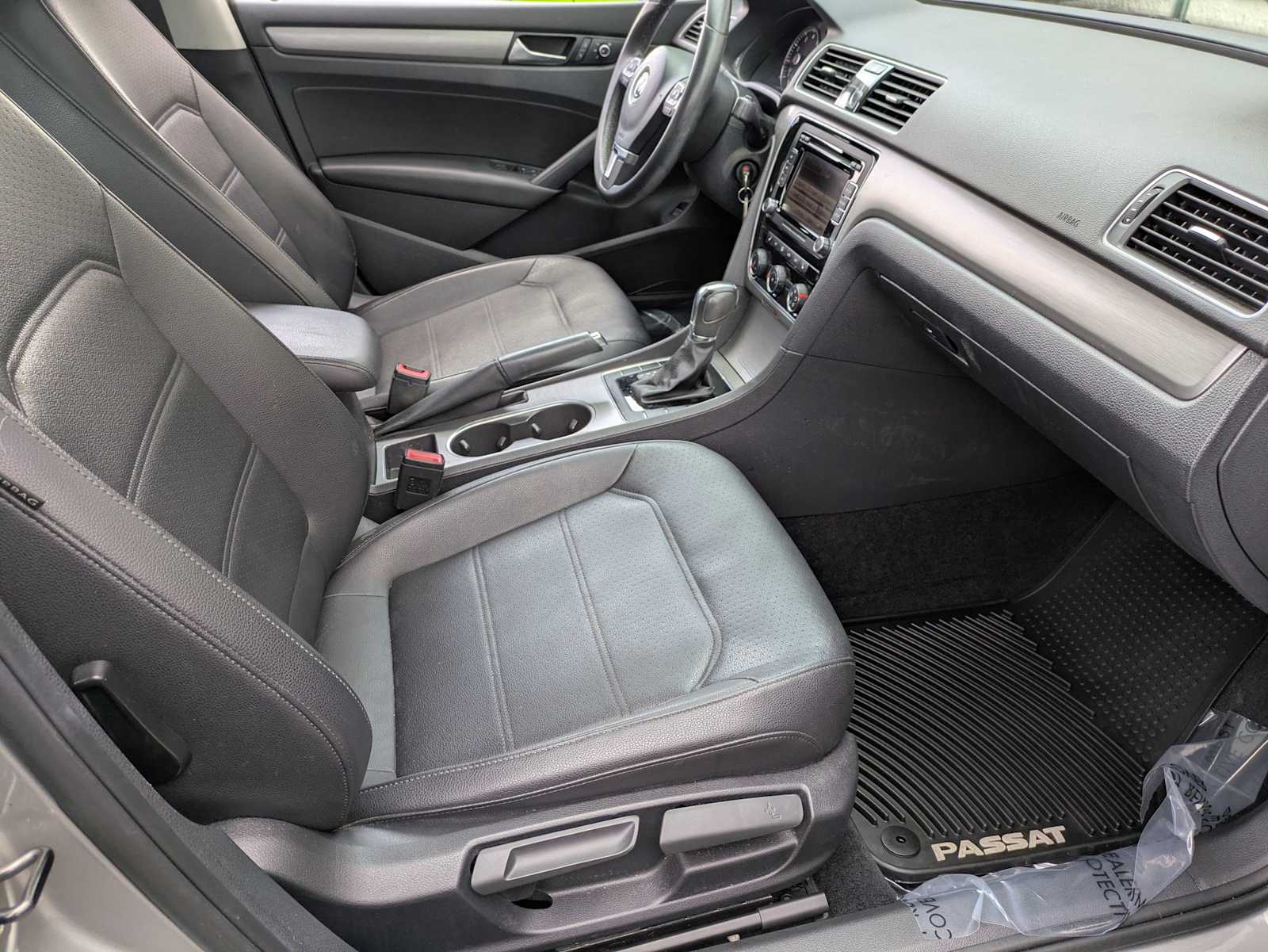 Thumbnail: 2014 Volkswagen Passat - 20