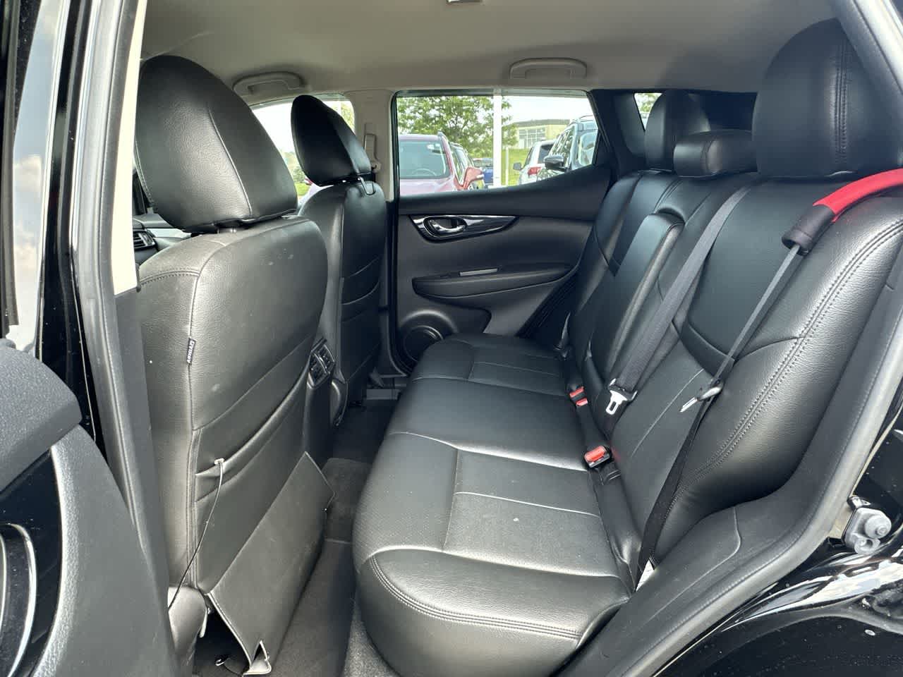 2017 Nissan Rogue Sport SV 24
