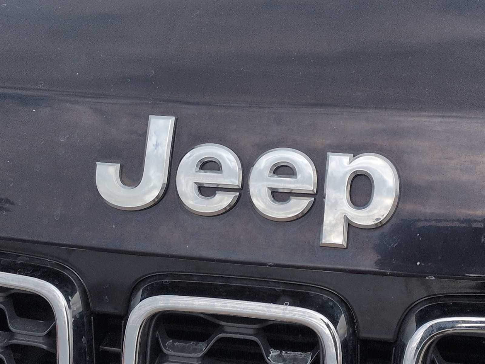 Thumbnail: 2018 Jeep Grand Cherokee - 11