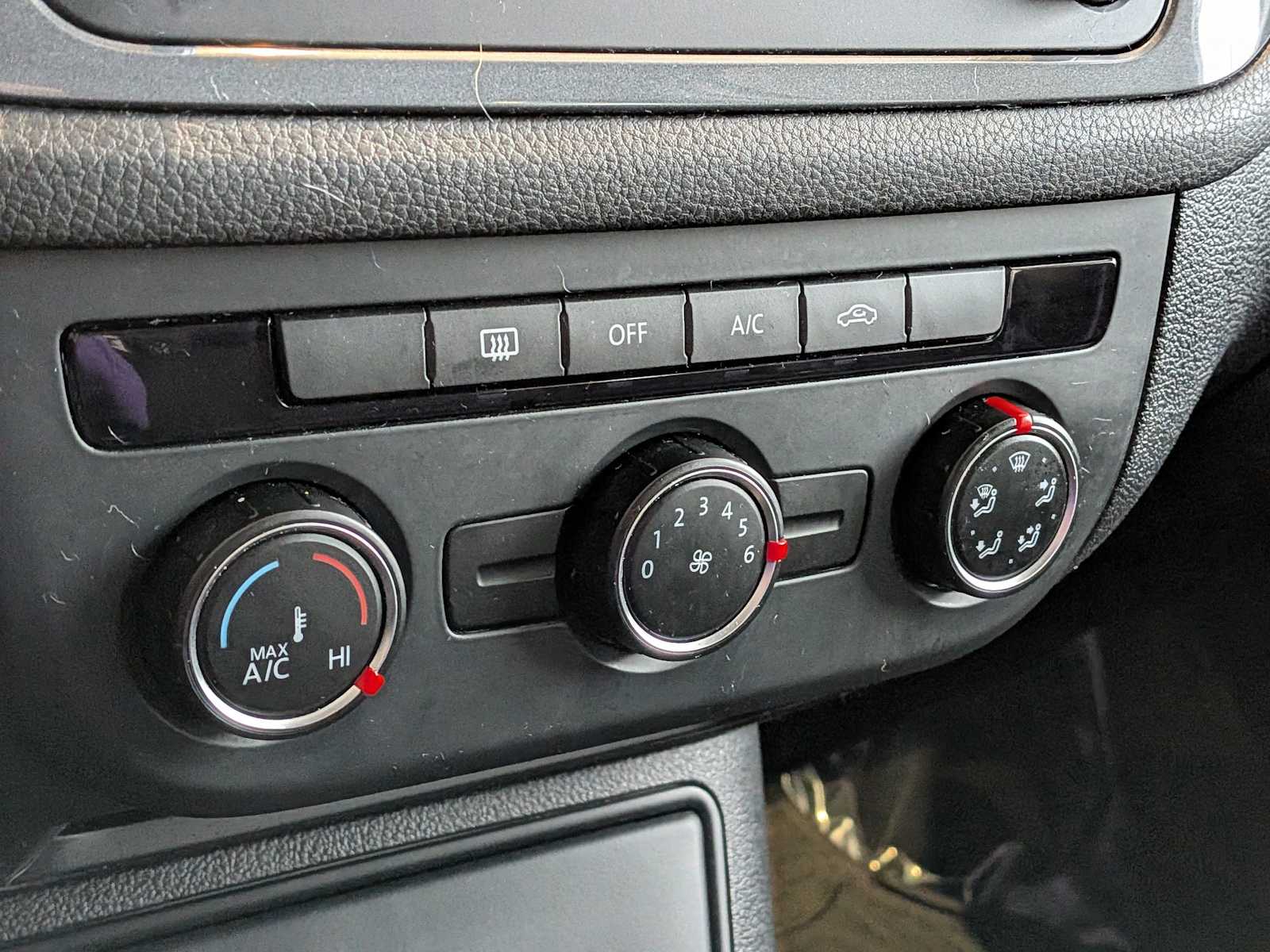 Thumbnail: 2014 Volkswagen Tiguan - 27