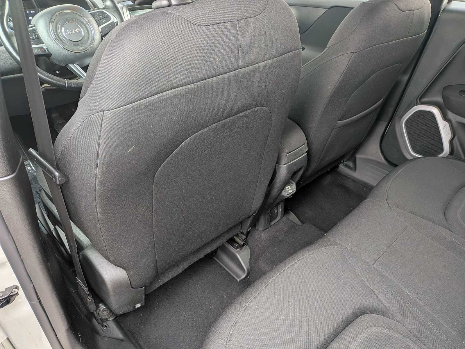 Thumbnail: 2018 Jeep Renegade - 16