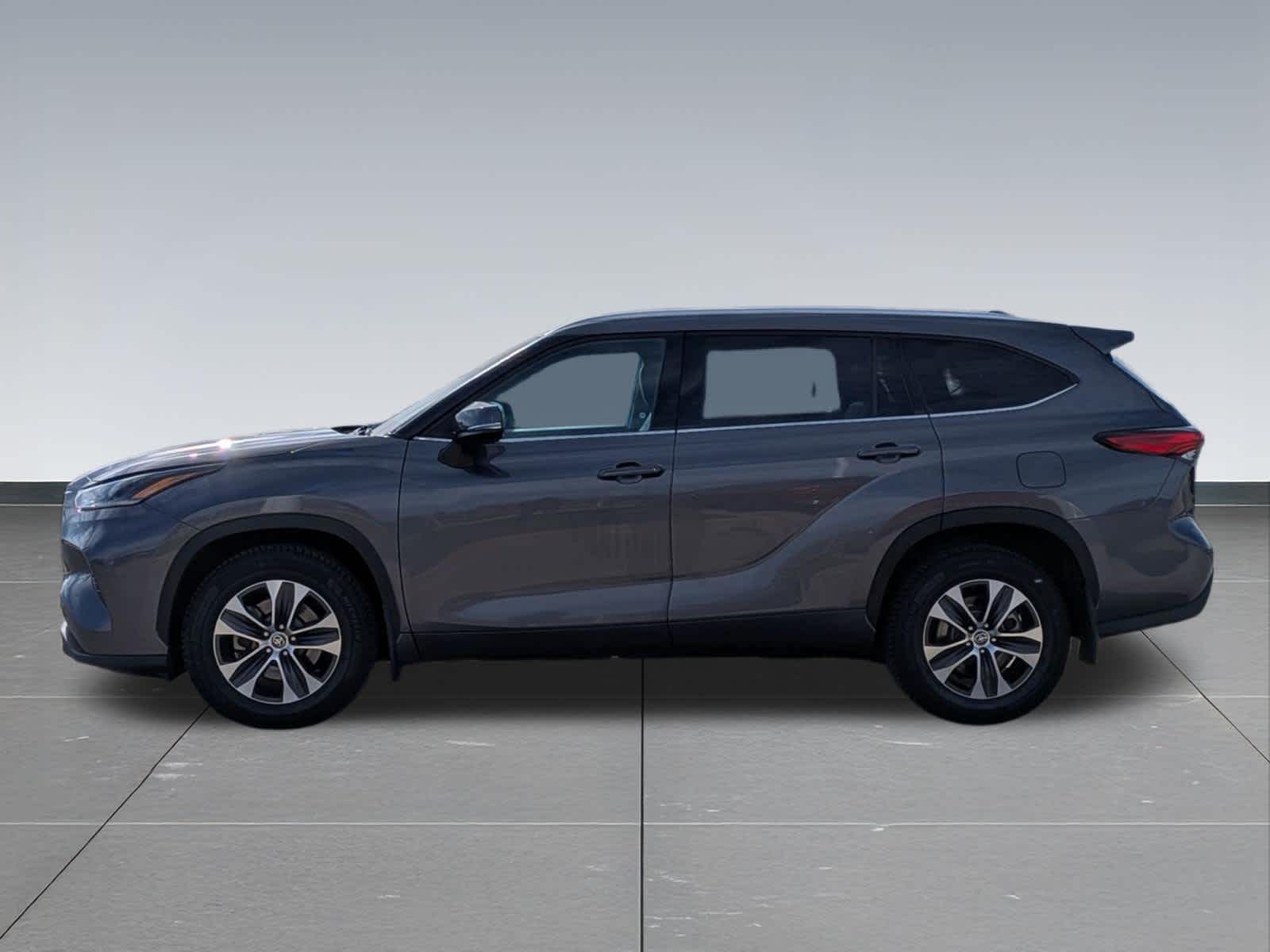 Thumbnail: 2021 Toyota Highlander - 2