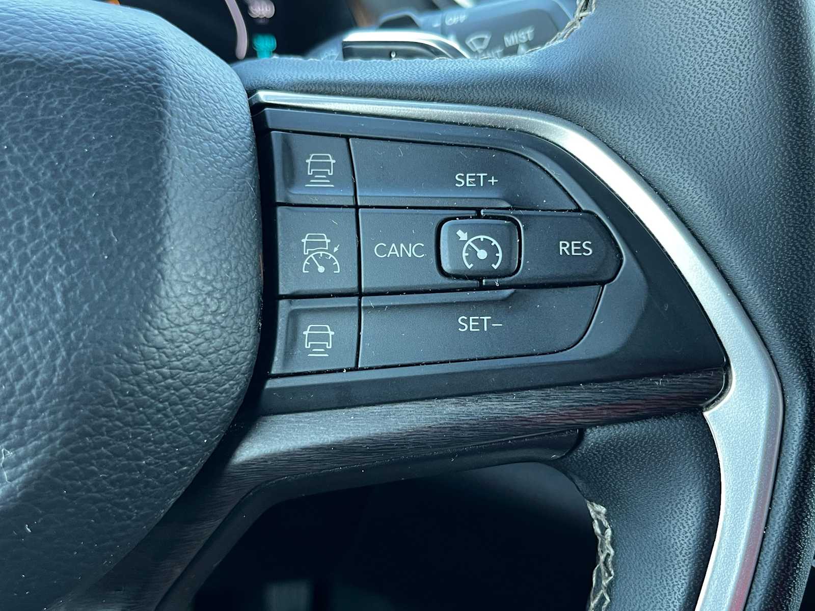 Thumbnail: 2024 Jeep Grand Cherokee - 21