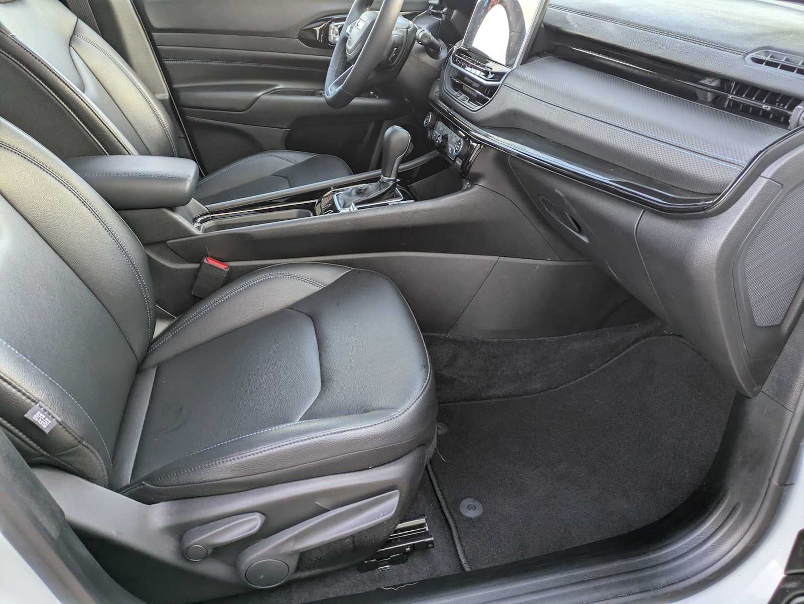 Thumbnail: 2025 Jeep Compass - 20