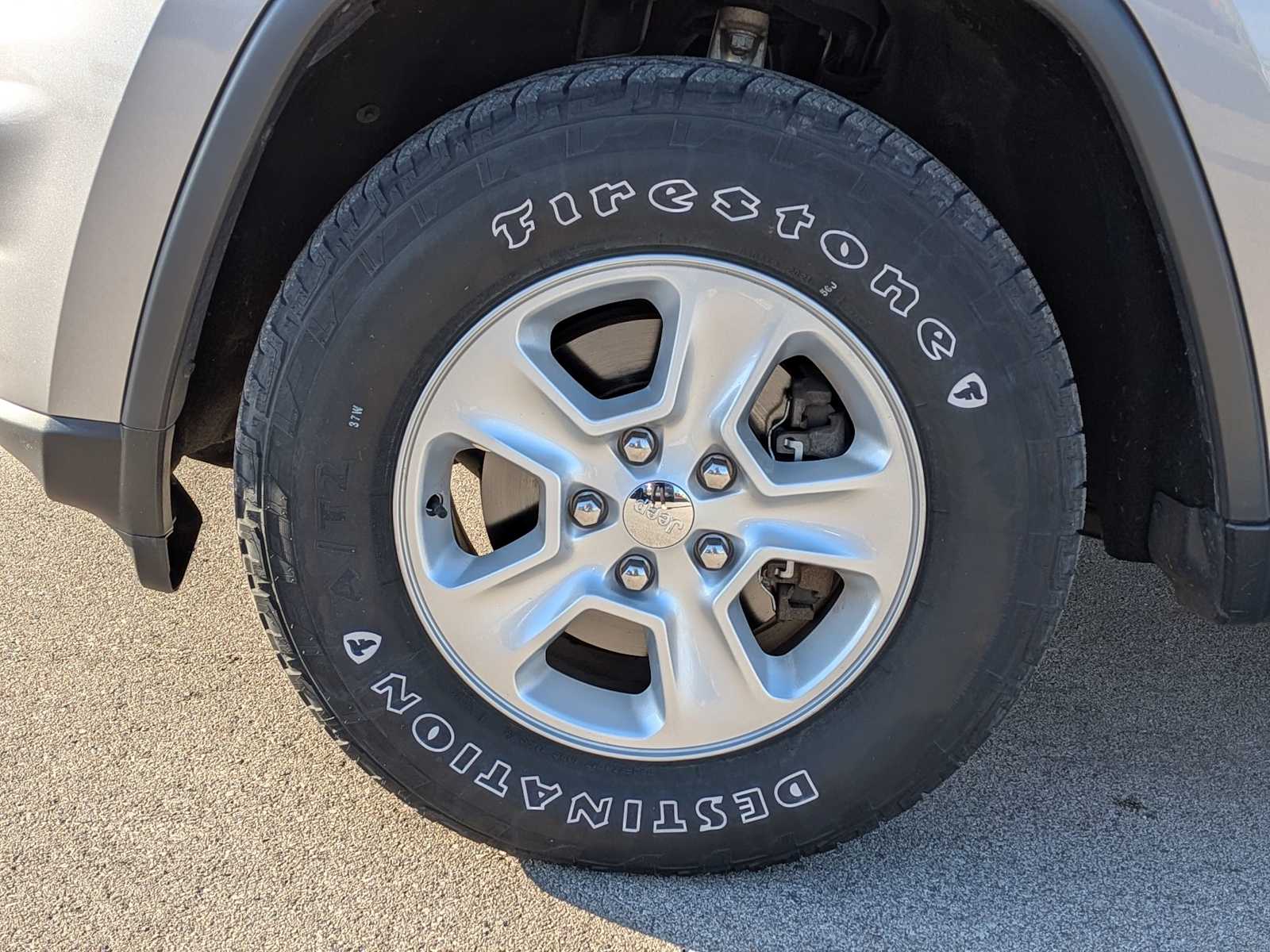 Thumbnail: 2017 Jeep Grand Cherokee - 13