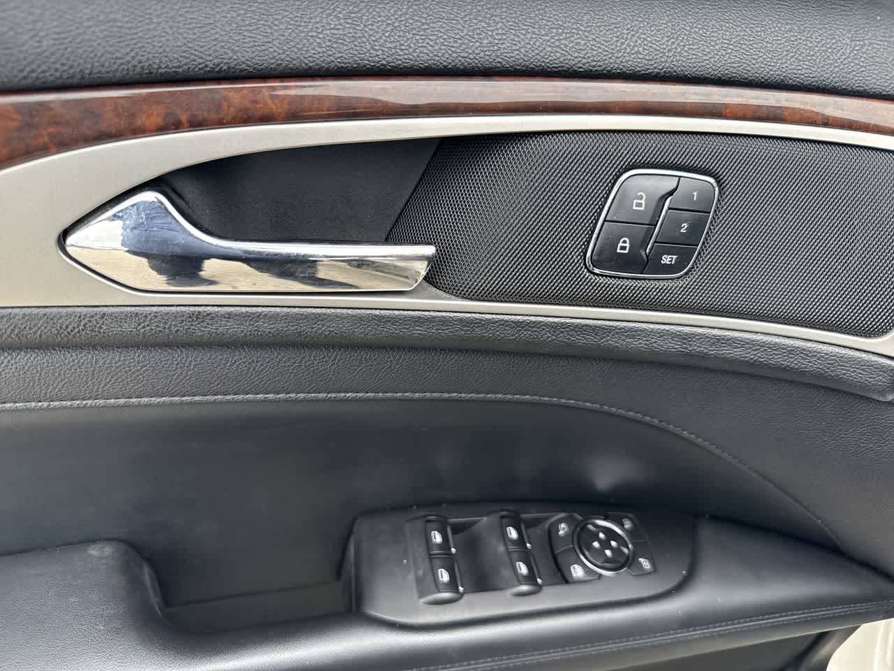 Thumbnail: 2017 Lincoln MKZ - 19