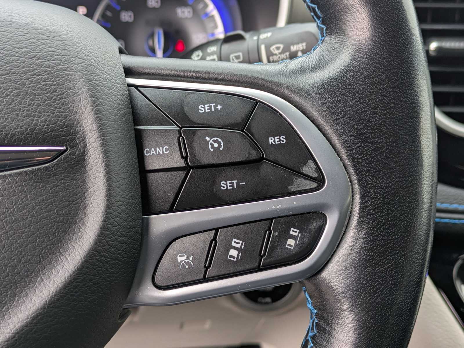 Thumbnail: 2021 Chrysler Pacifica - 23