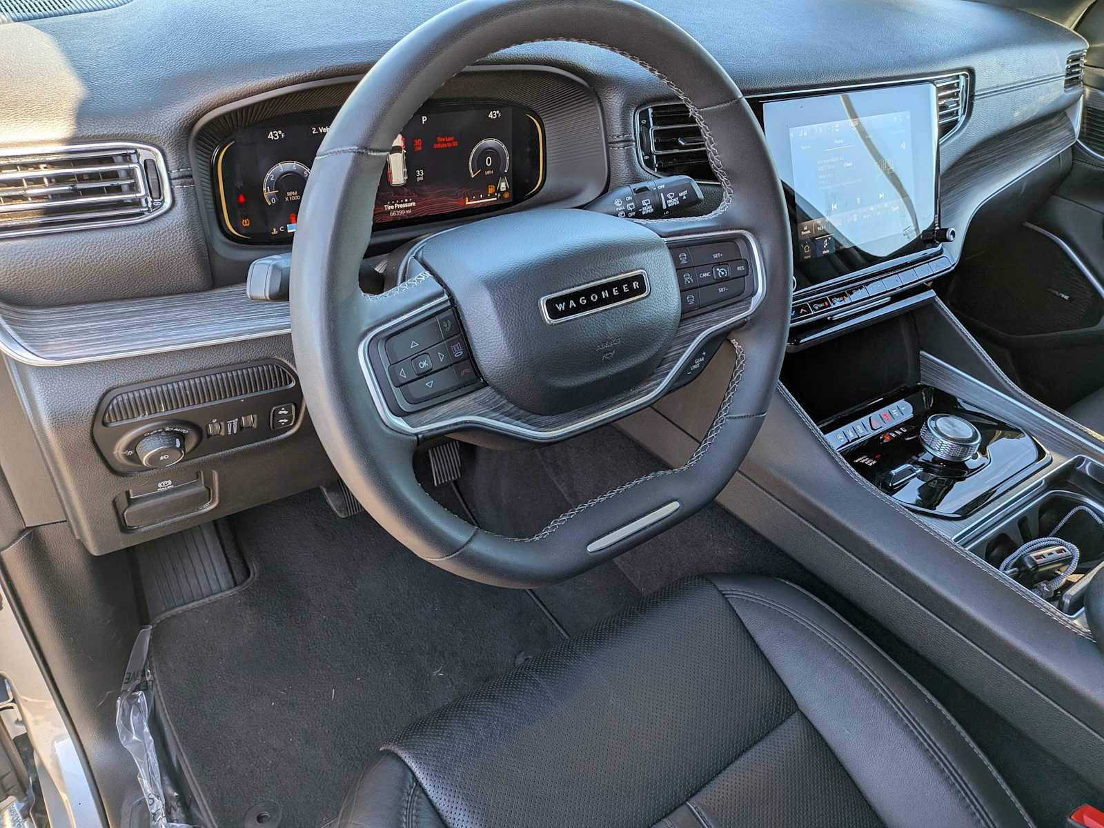 Thumbnail: 2023 Jeep Wagoneer - 2