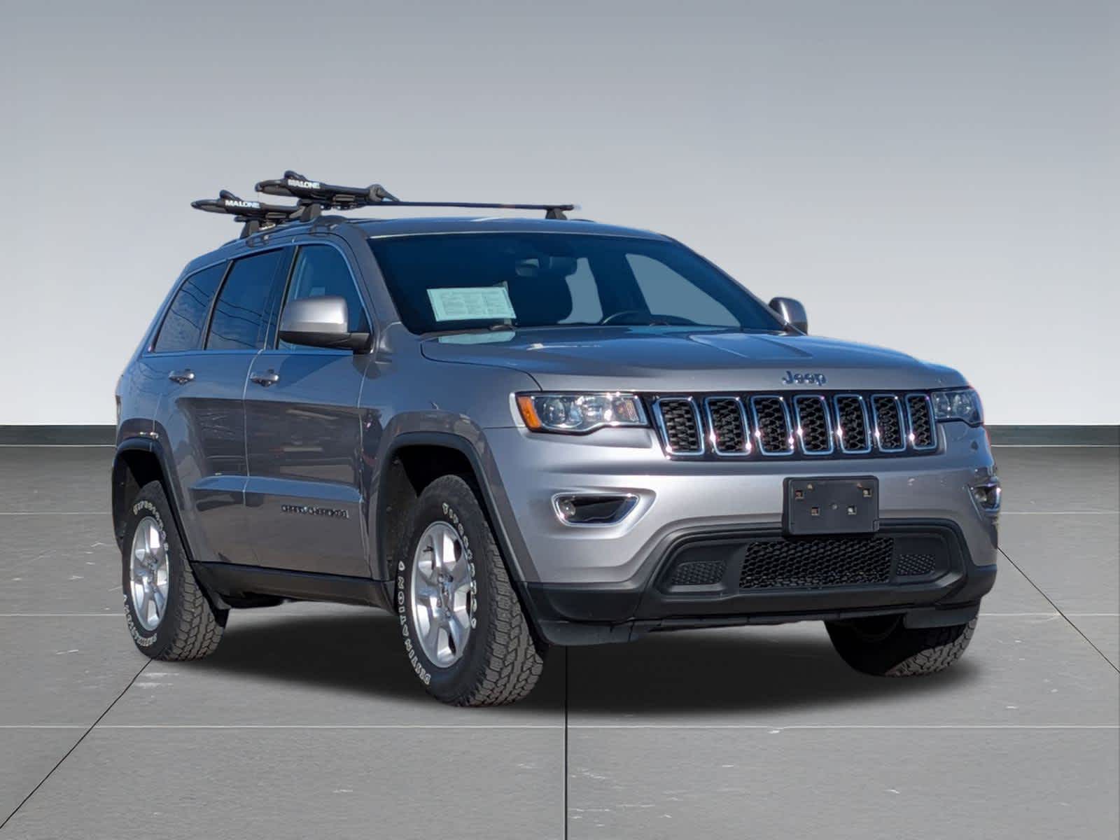 Thumbnail: 2017 Jeep Grand Cherokee - 8