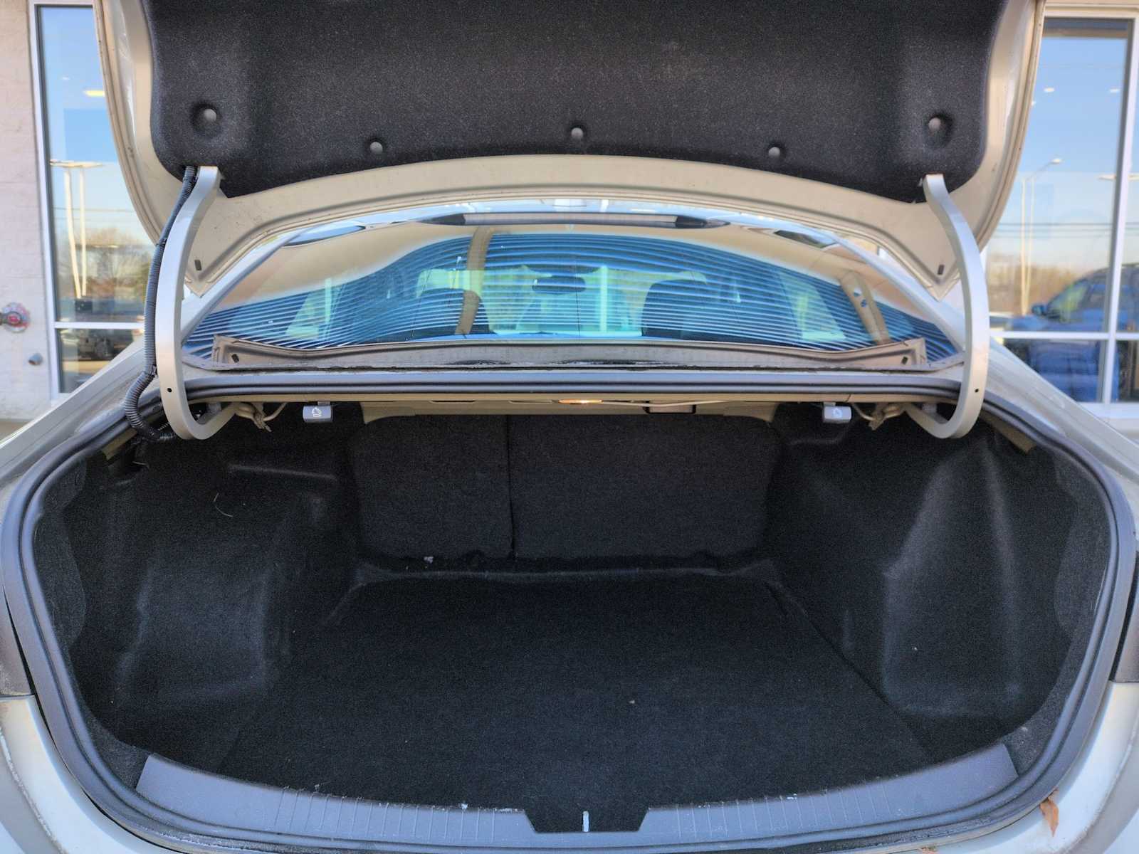 Thumbnail: 2016 Chevrolet Malibu - 30