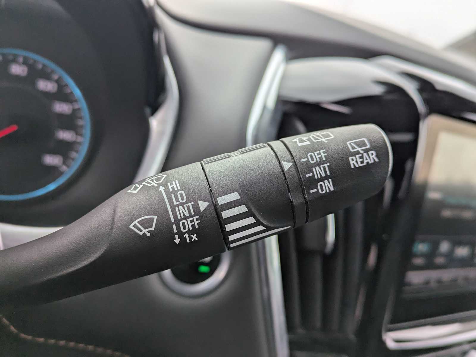 Thumbnail: 2019 Chevrolet Traverse - 26