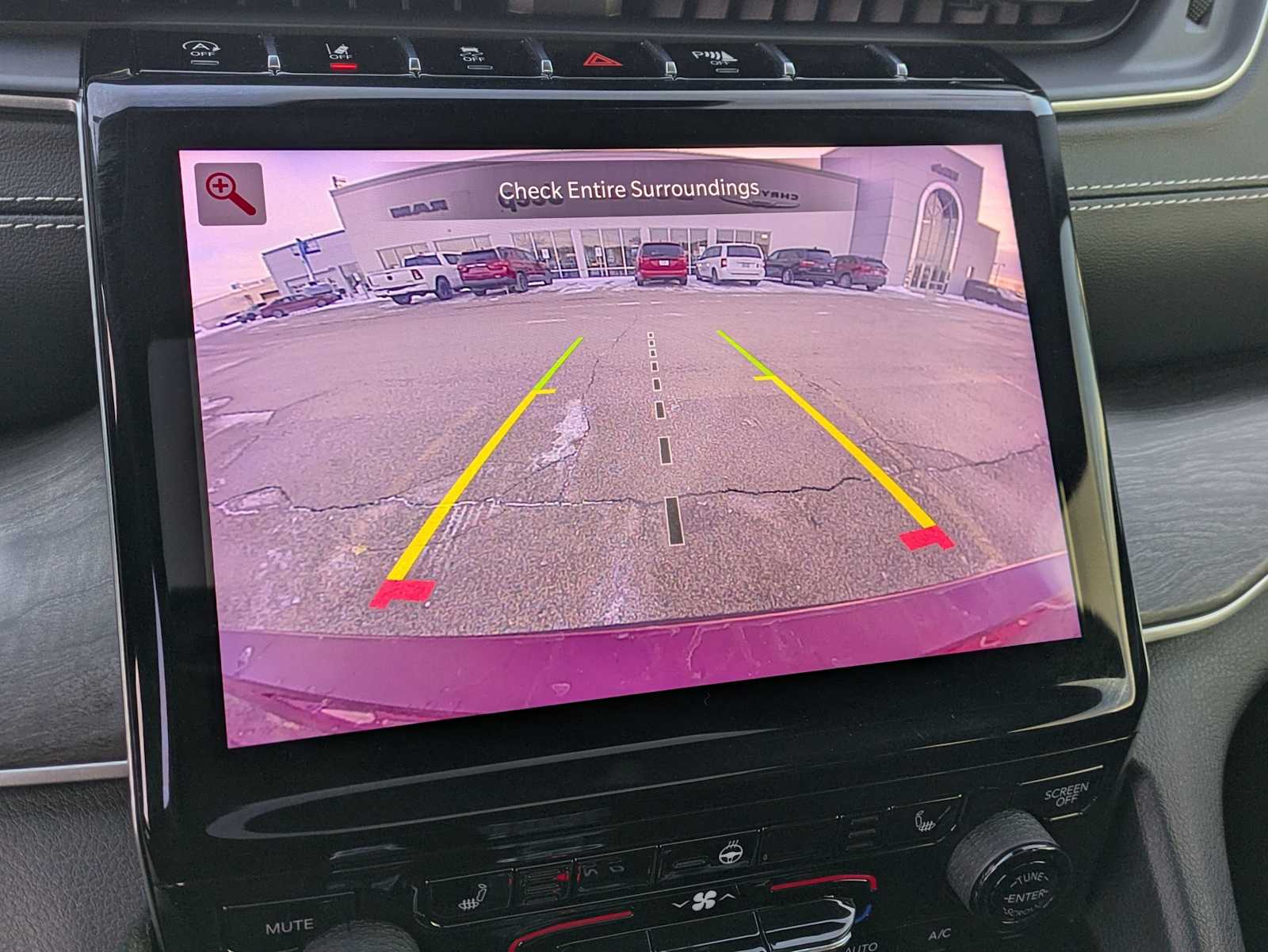 Thumbnail: 2021 Jeep Grand Cherokee L - 29