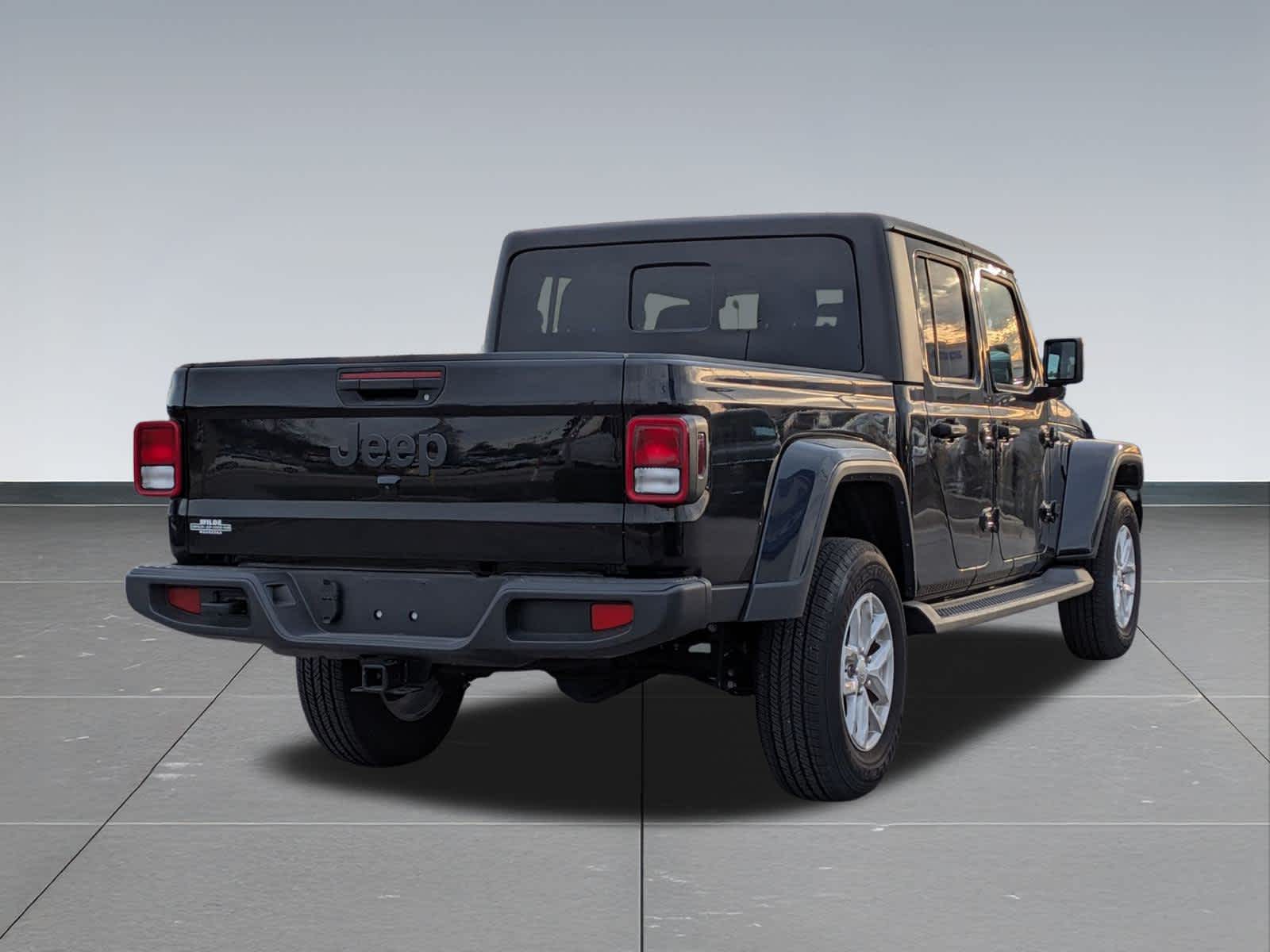 Thumbnail: 2023 Jeep Gladiator - 6