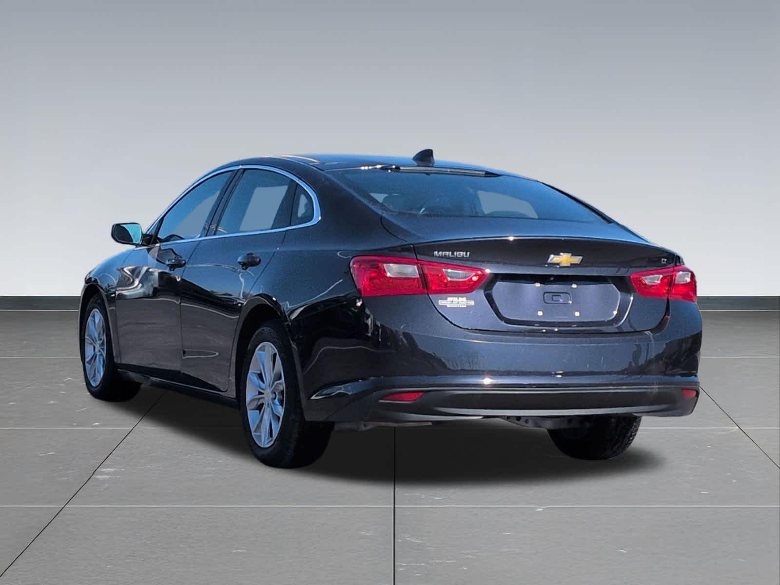 Thumbnail: 2023 Chevrolet Malibu - 4