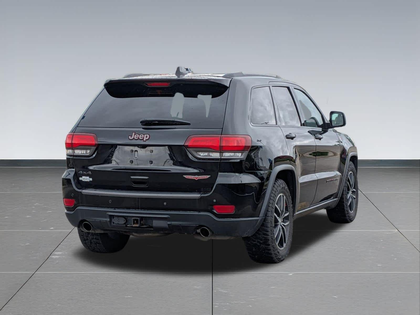 Thumbnail: 2018 Jeep Grand Cherokee - 5