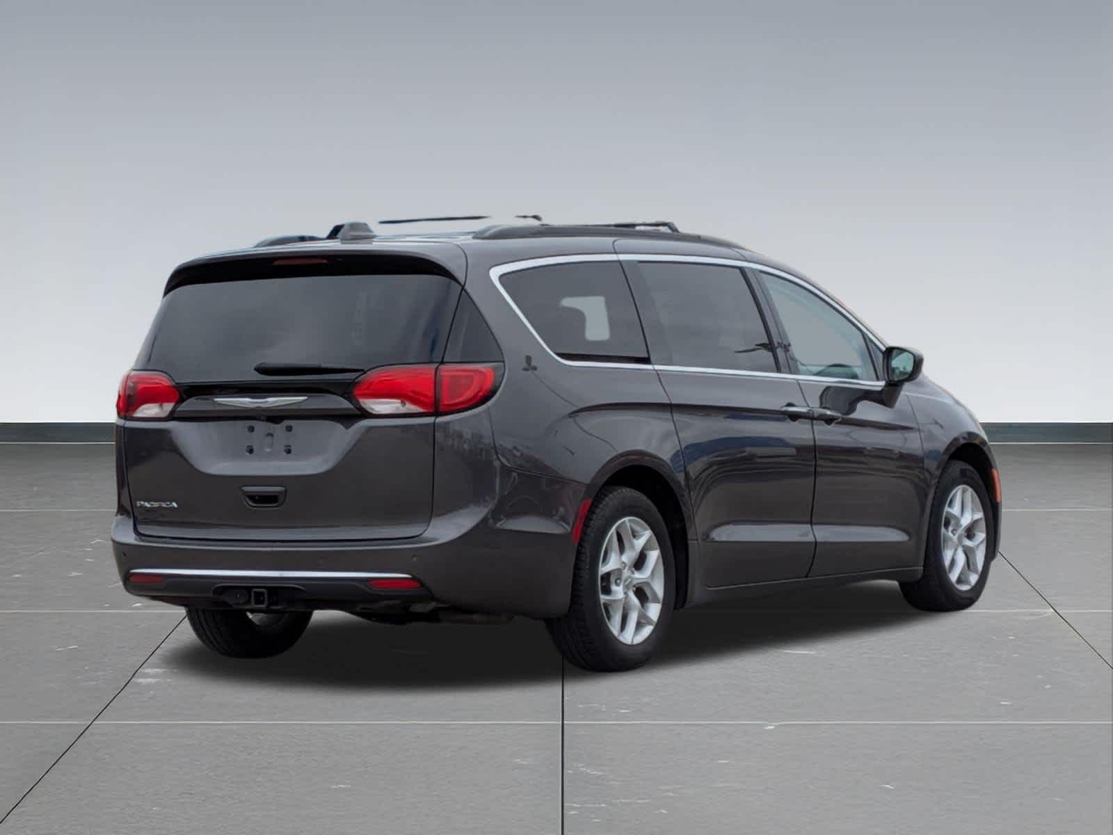 Thumbnail: 2018 Chrysler Pacifica - 6