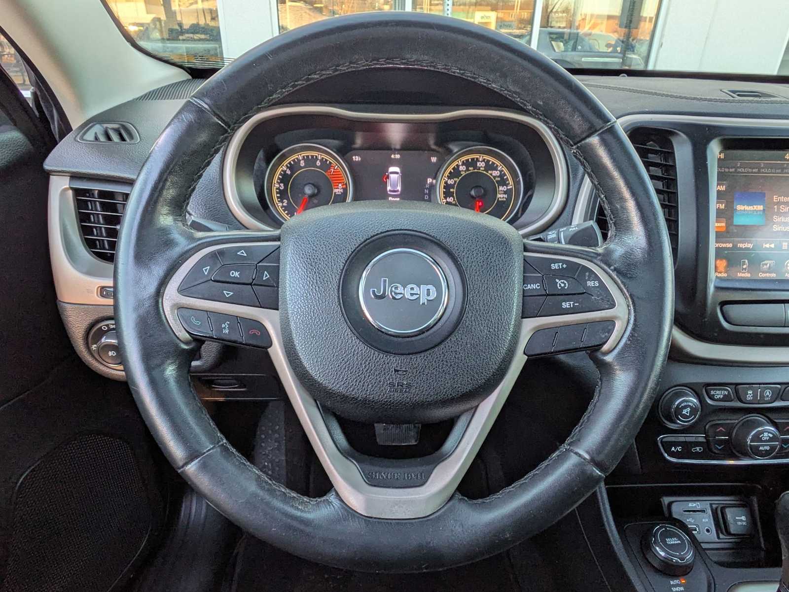 Thumbnail: 2016 Jeep Cherokee - 21