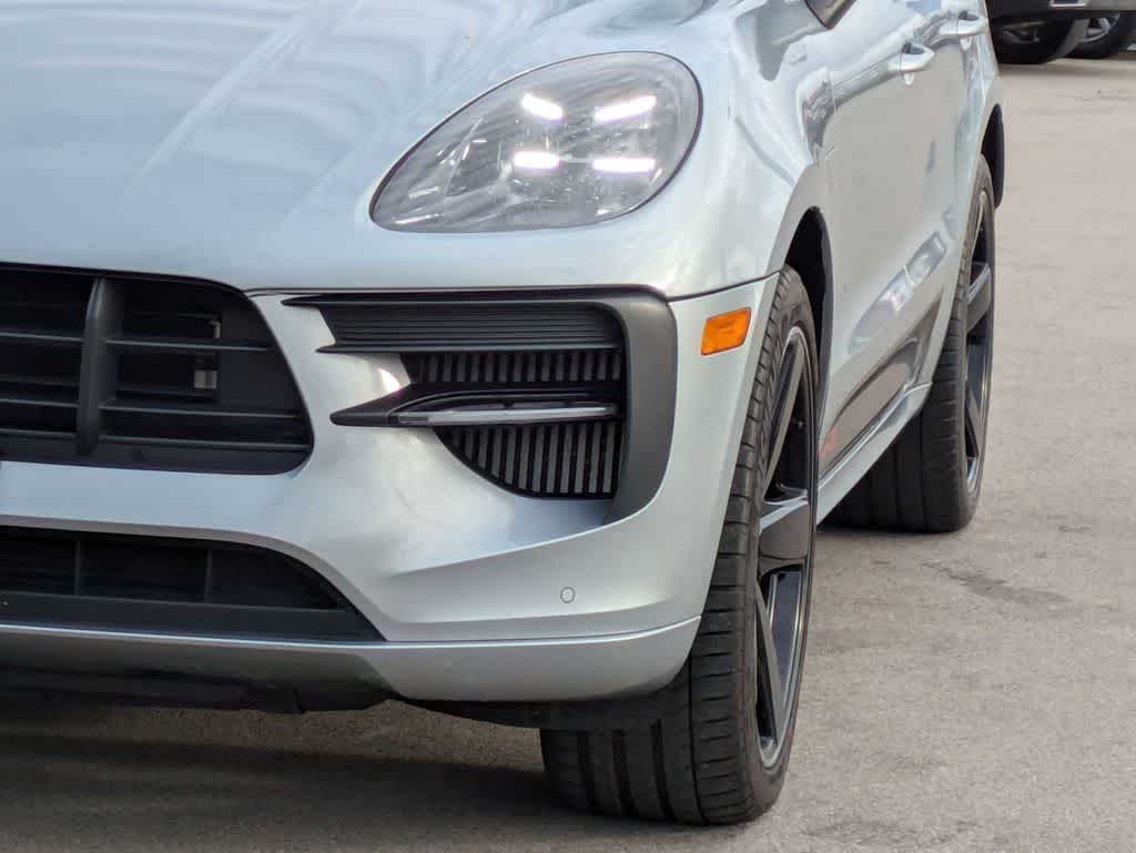 Thumbnail: 2021 Porsche Macan - 10