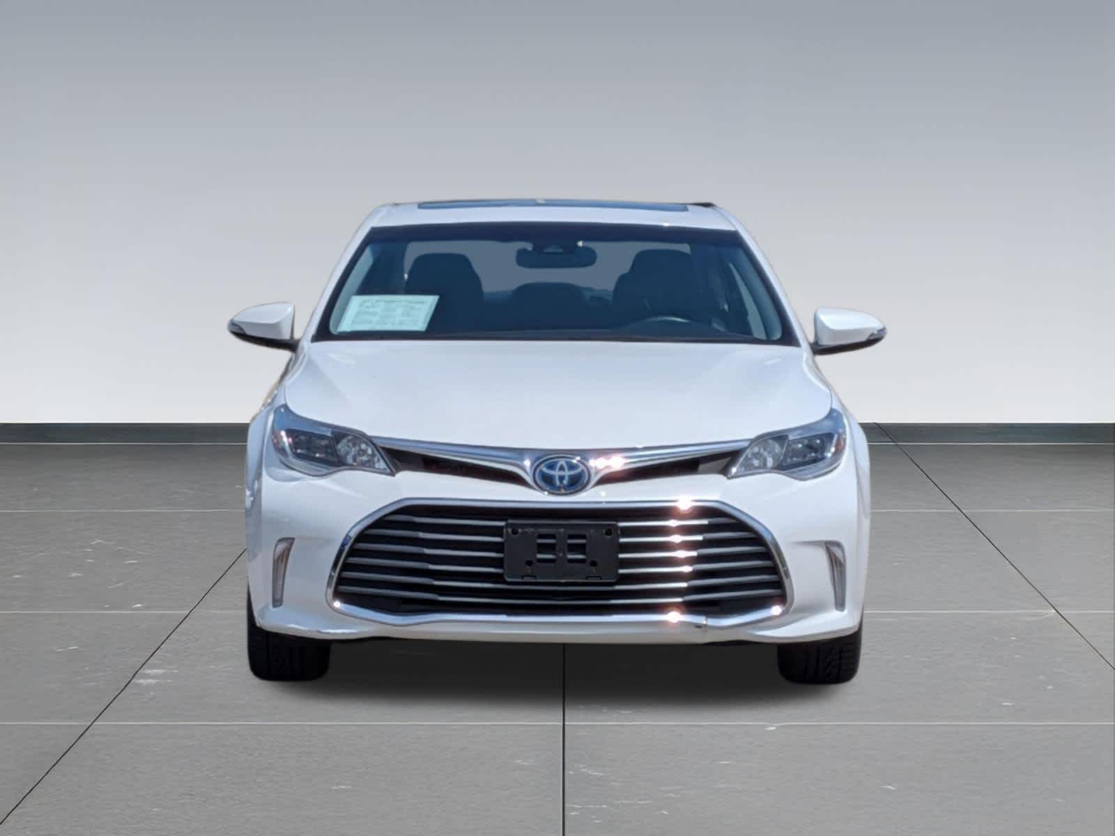 Thumbnail: 2018 Toyota Avalon - 8