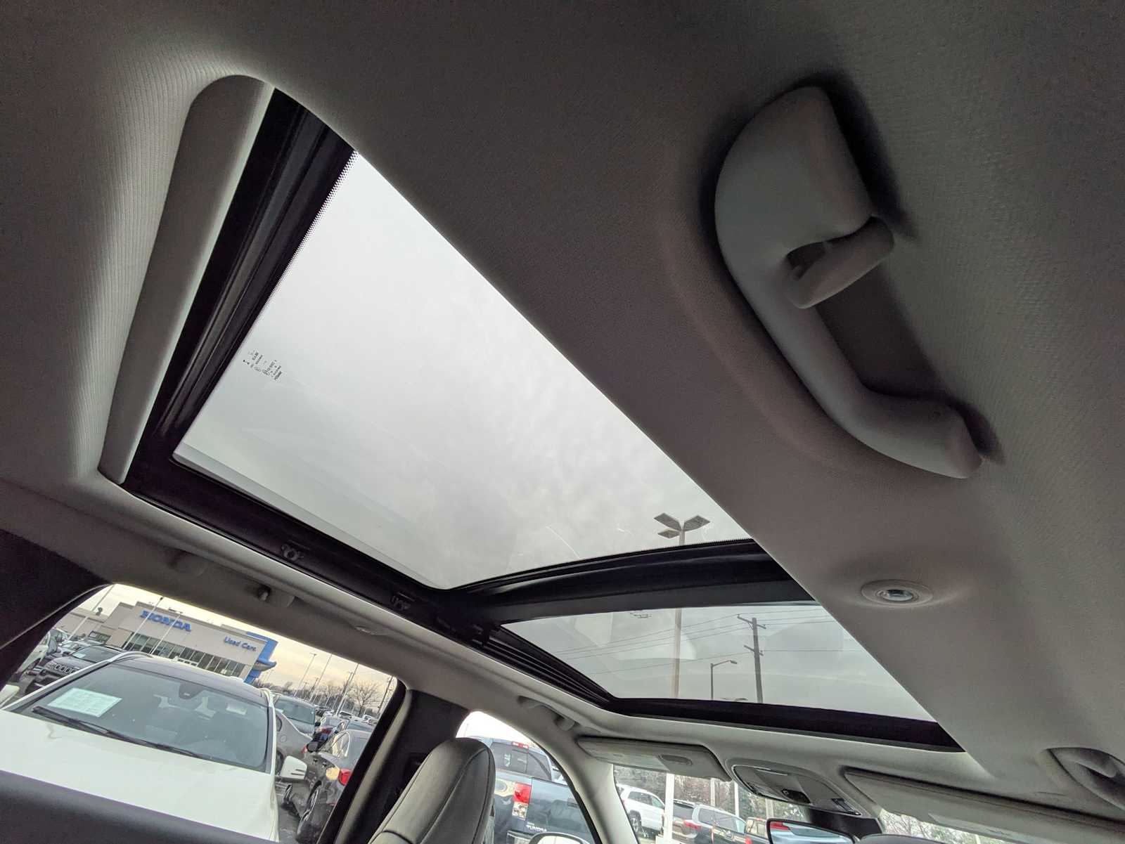 Thumbnail: 2021 Jeep Cherokee - 21