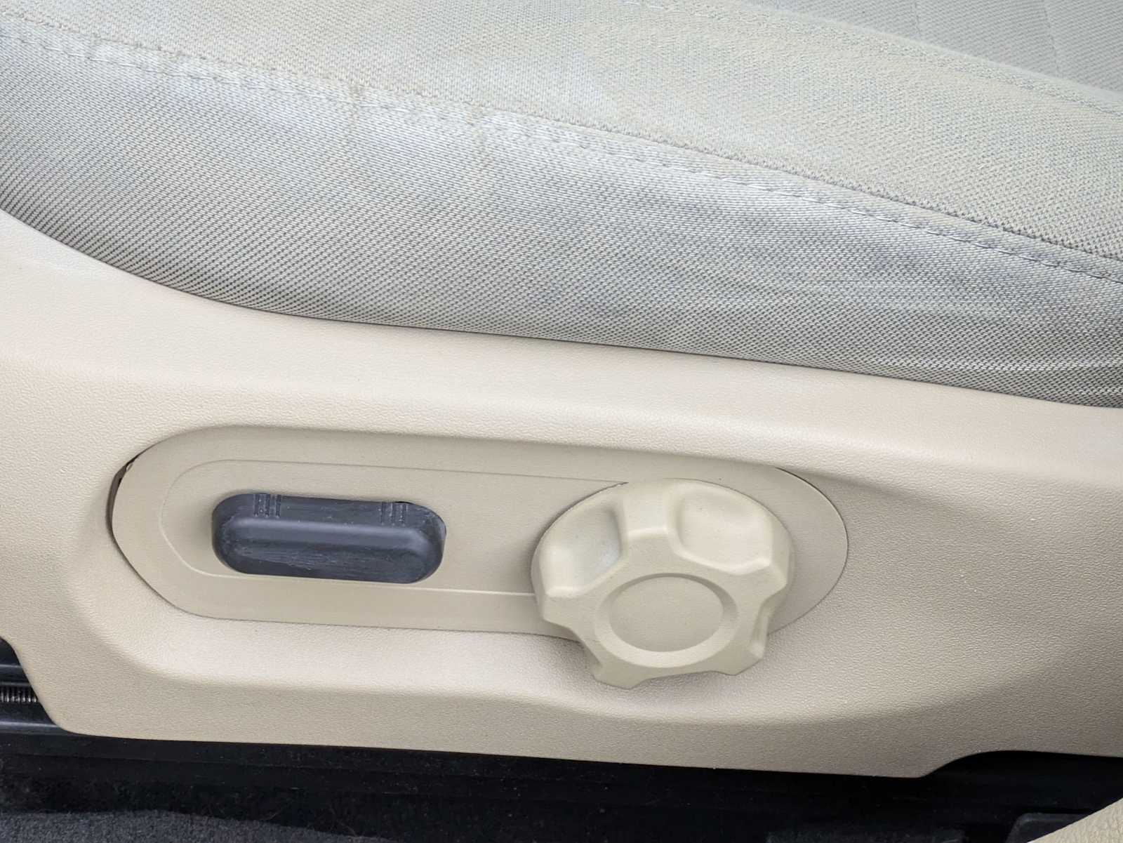 Thumbnail: 2017 Ford Taurus - 16