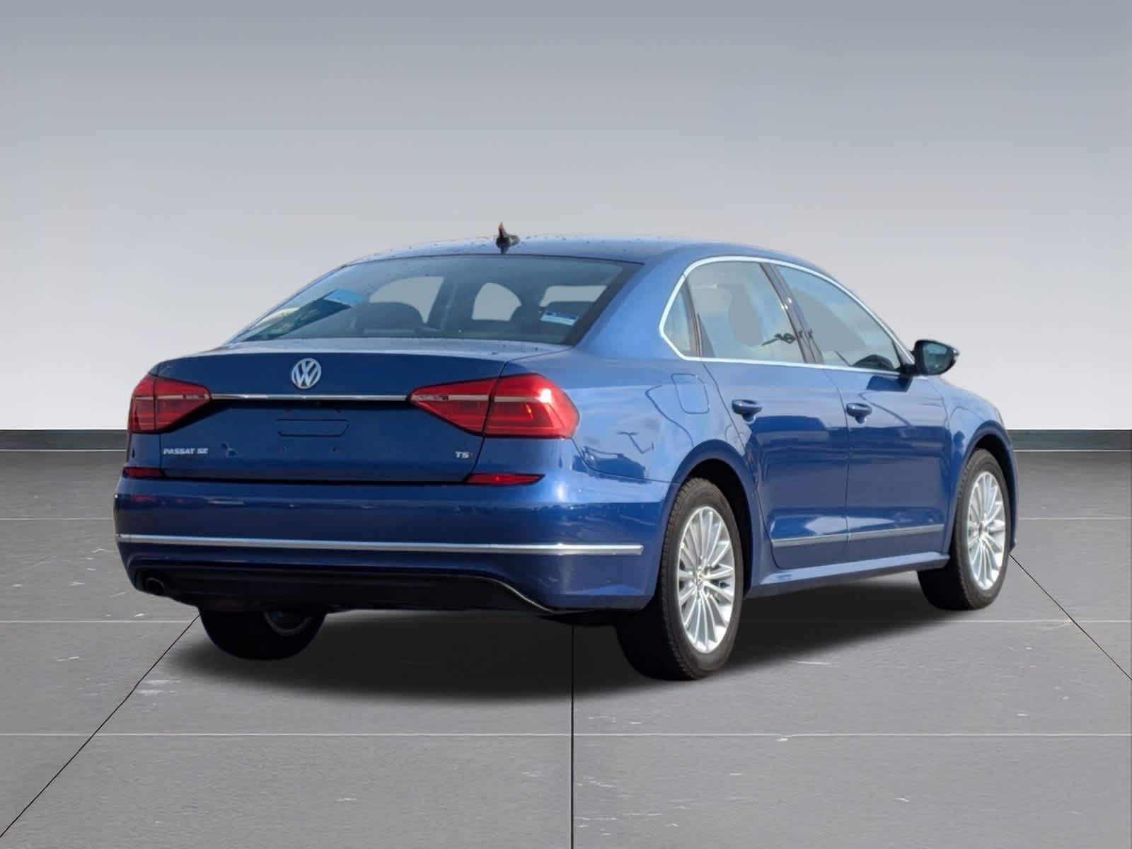 Thumbnail: 2016 Volkswagen Passat - 5