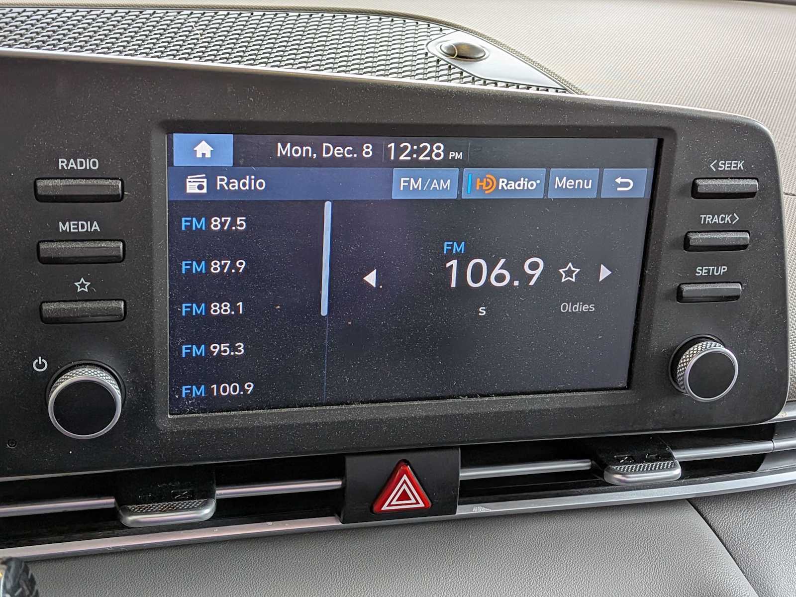 Thumbnail: 2024 Hyundai Elantra - 24