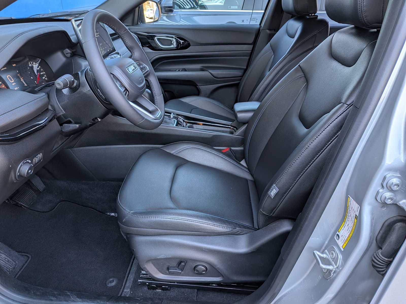 Thumbnail: 2025 Jeep Compass - 15