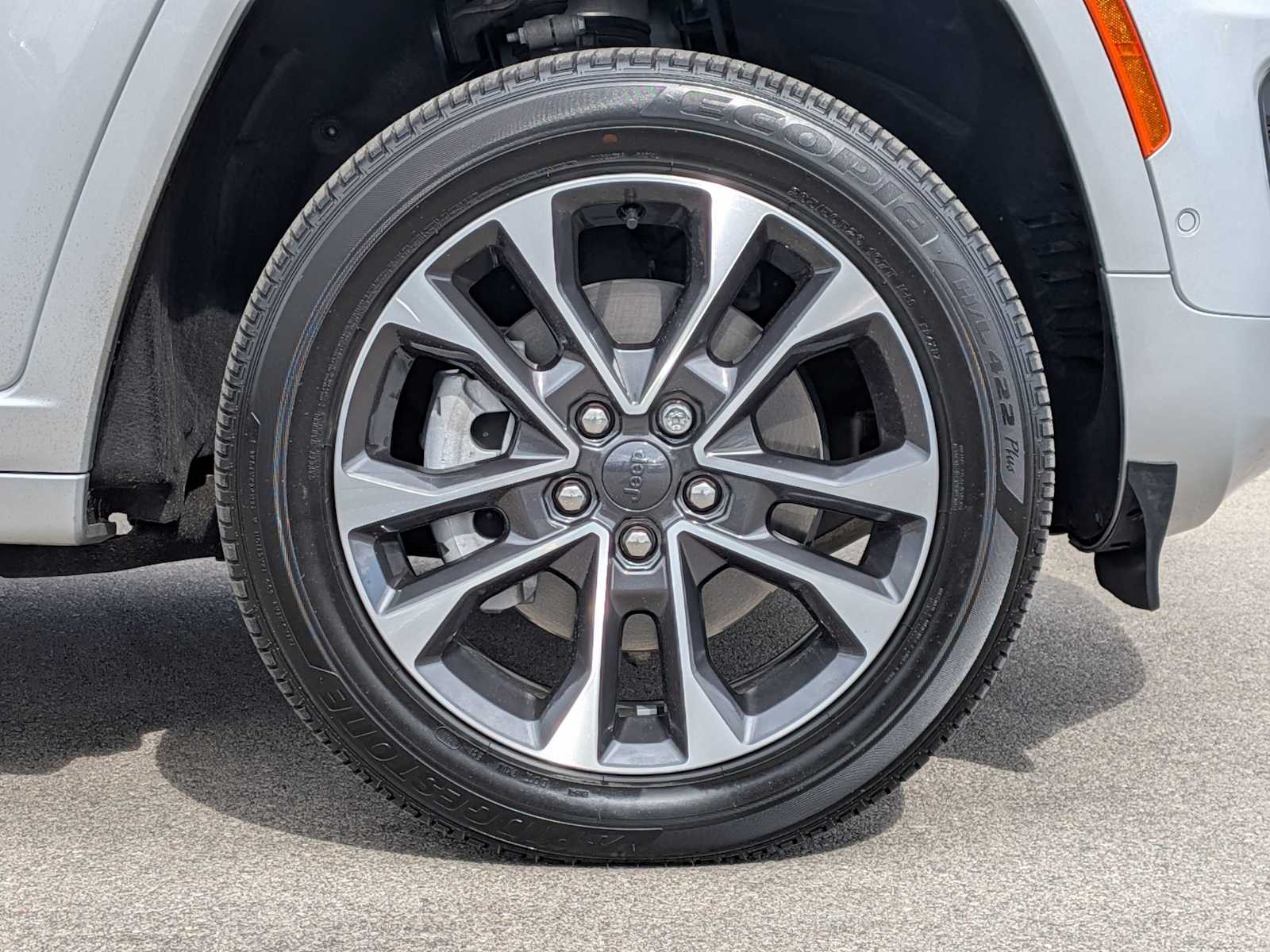 Thumbnail: 2023 Jeep Grand Cherokee - 14