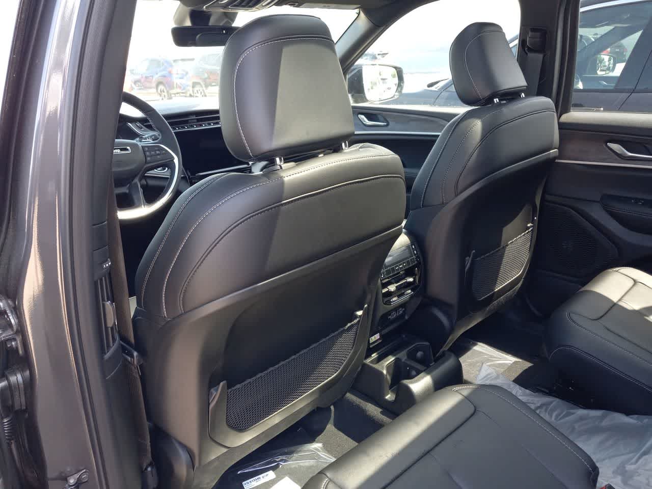 Thumbnail: 2025 Jeep Grand Cherokee L - 17