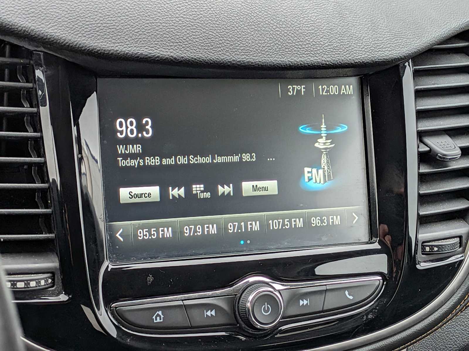 Thumbnail: 2017 Chevrolet Trax - 26