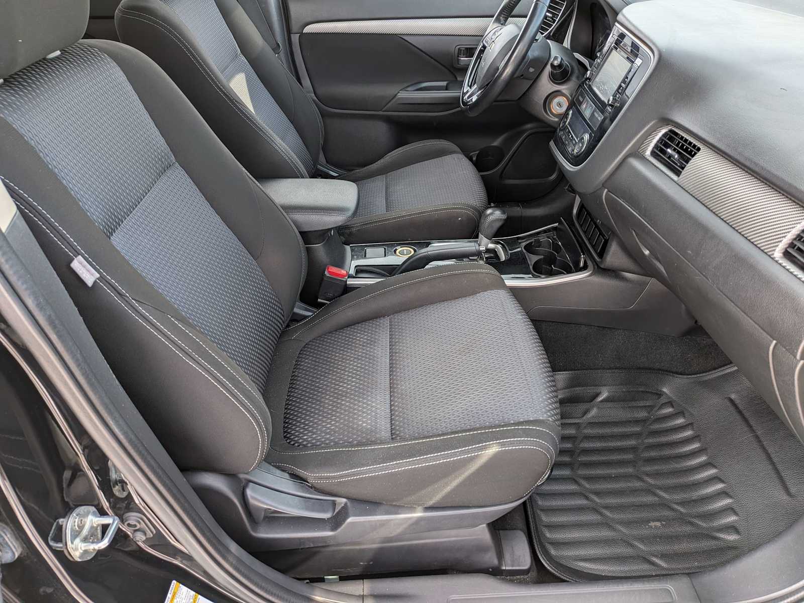 Thumbnail: 2017 Mitsubishi Outlander - 20