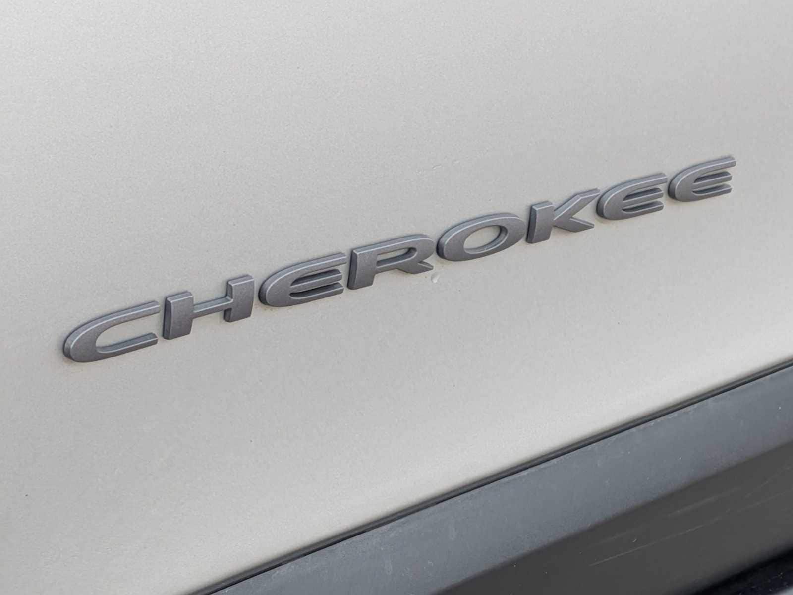 Thumbnail: 2015 Jeep Cherokee - 11