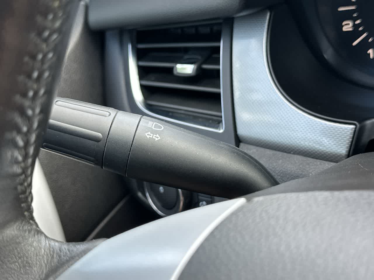 Thumbnail: 2014 Ford Edge - 24