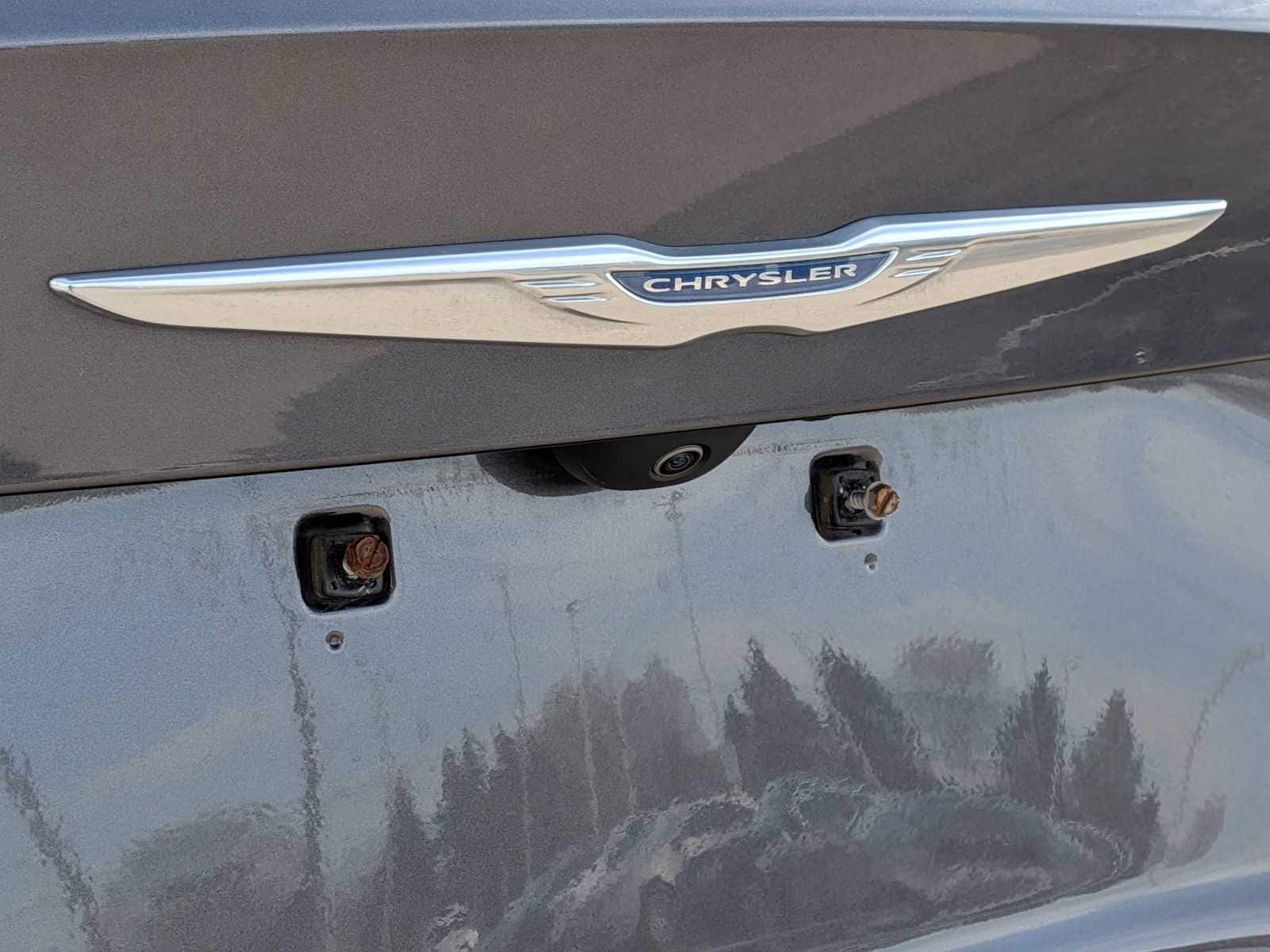 Thumbnail: 2016 Chrysler 200 - 12