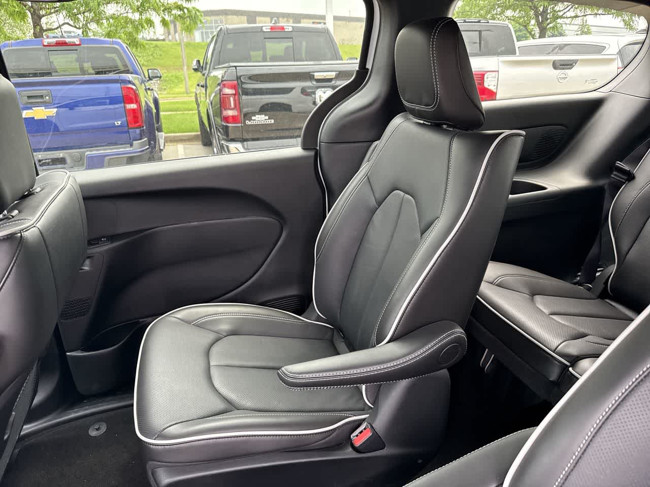 Thumbnail: 2024 Chrysler Pacifica - 20